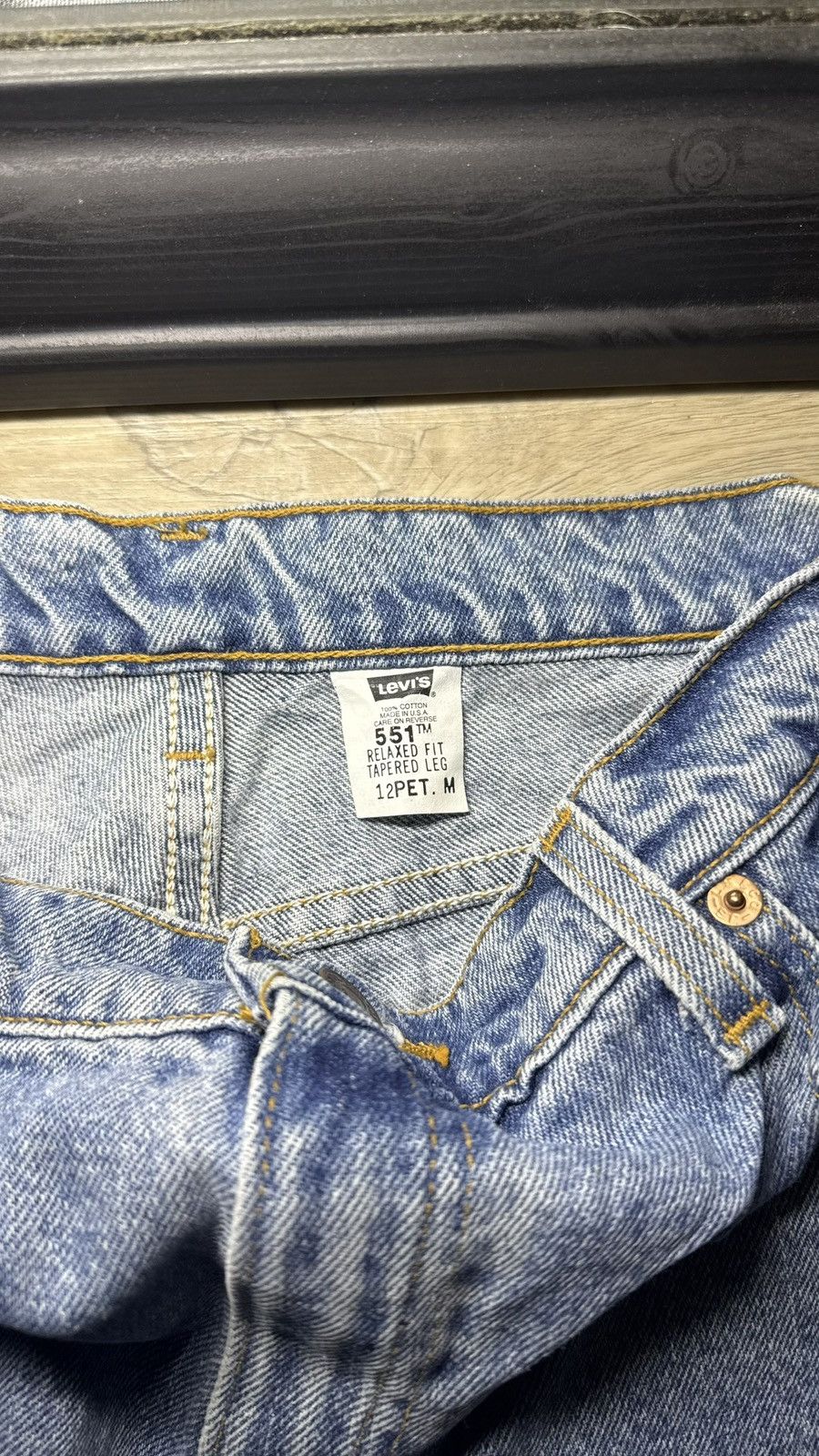 Levi's Vintage 1990s Levis 551 Relaxed Fit Tapered Leg Women’s Jean Size 34" / US 12 / IT 48 - 3 Thumbnail