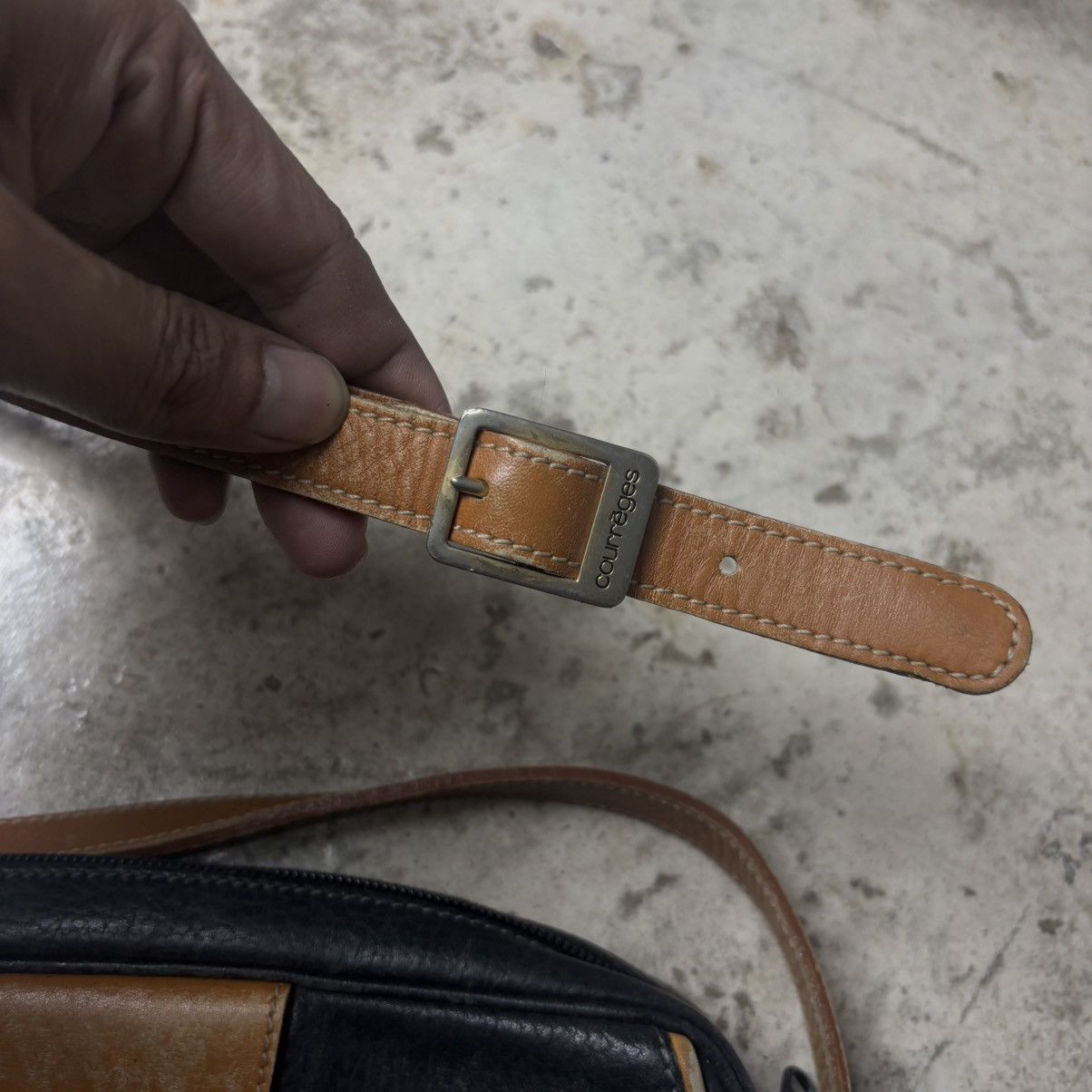 Courreges × Vintage VINTAGE COURREGES SLING BAG Size ONE SIZE - 3 Thumbnail