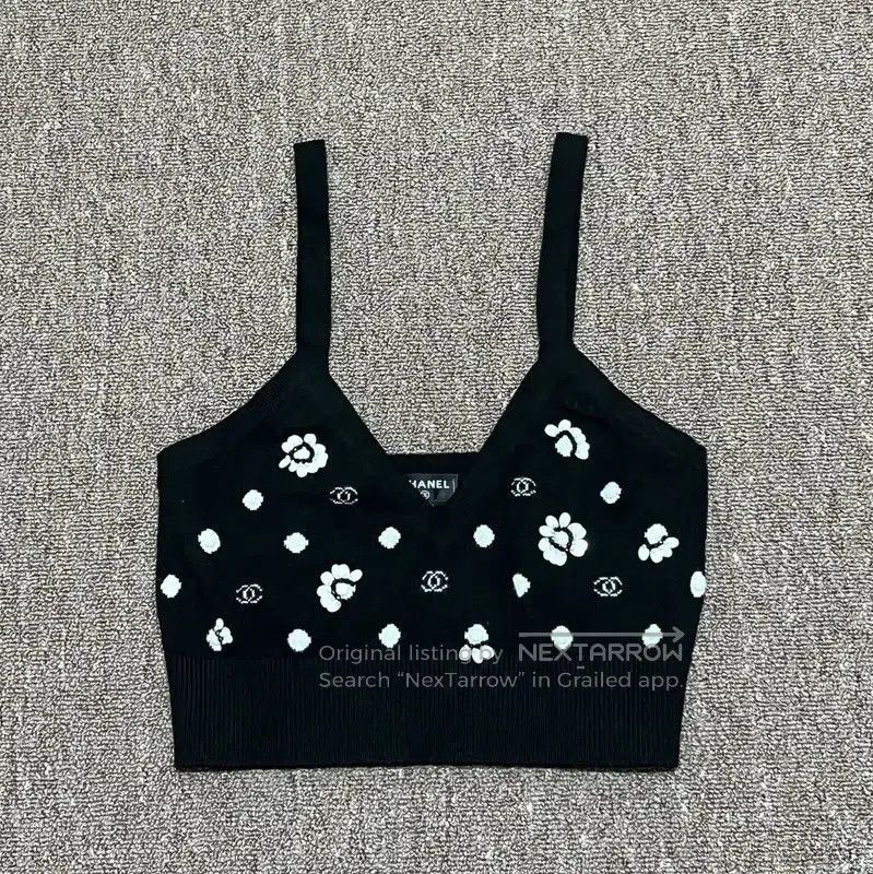 Chanel Chanel Black Embroidered Cropped T-Shirt for Women . Size XS / US 0-2 / IT 36-38 - 1 Thumbnail