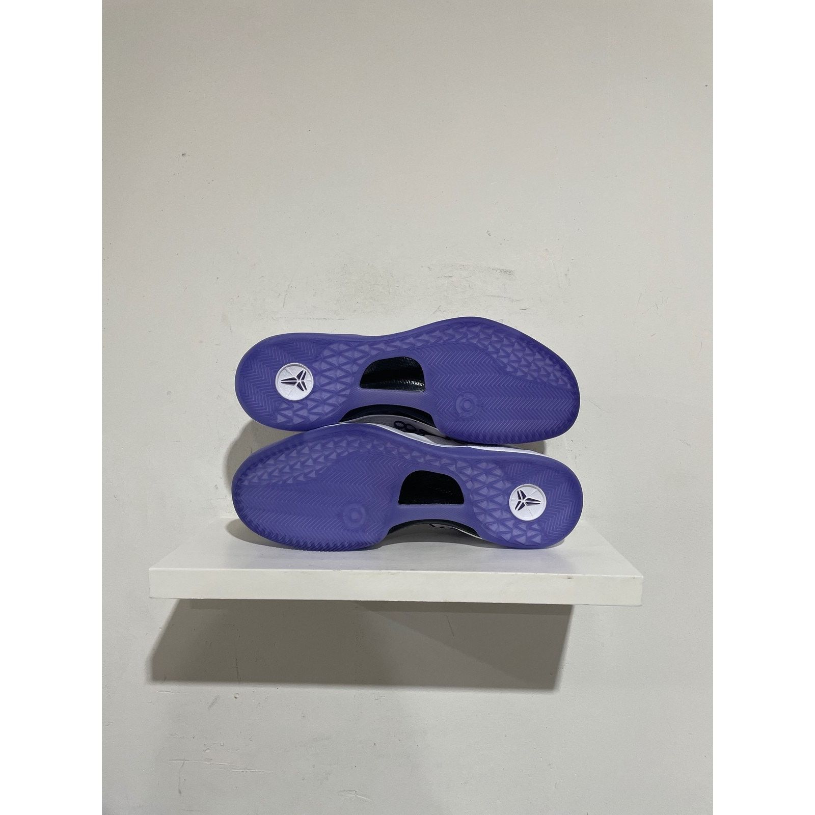 Nike NIKE KOBE 8 COURT PURPLE SIZE 13 NEW Size US 13 / EU 46 - 5 Thumbnail