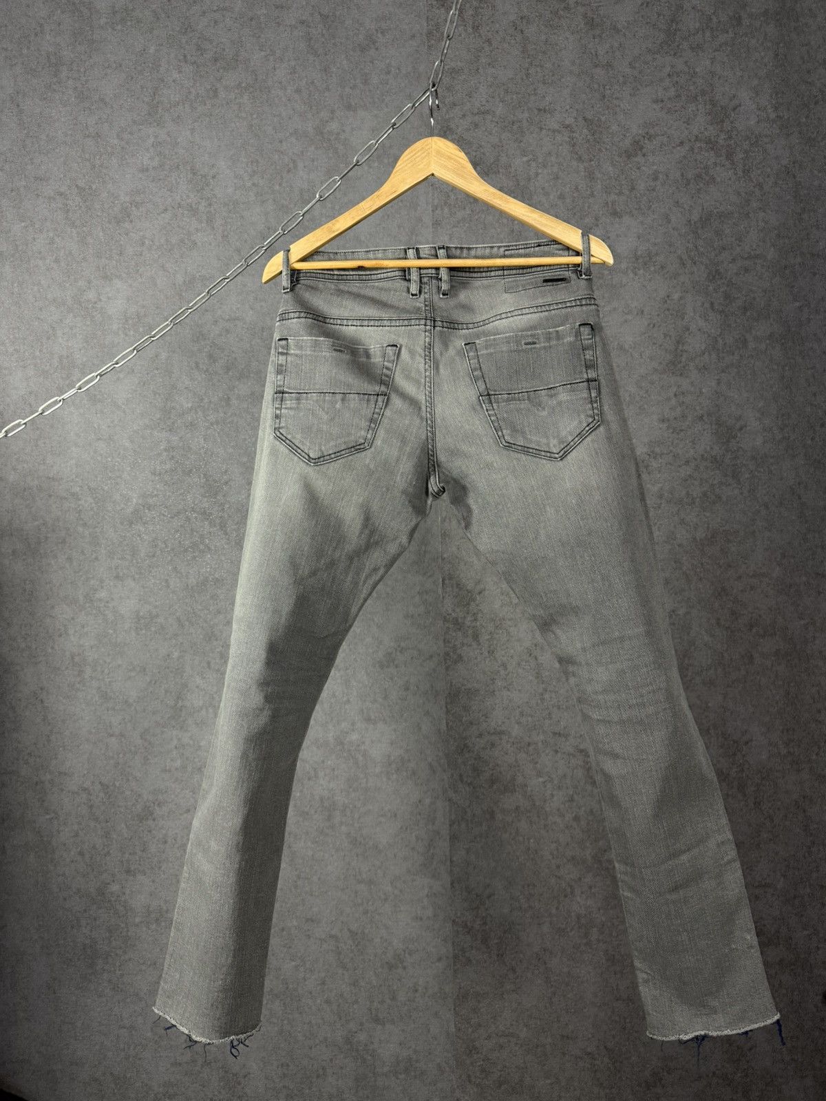 Diesel Diesel Thommer designer distressed denim jeans Size US 30 / EU 46 - 7 Thumbnail
