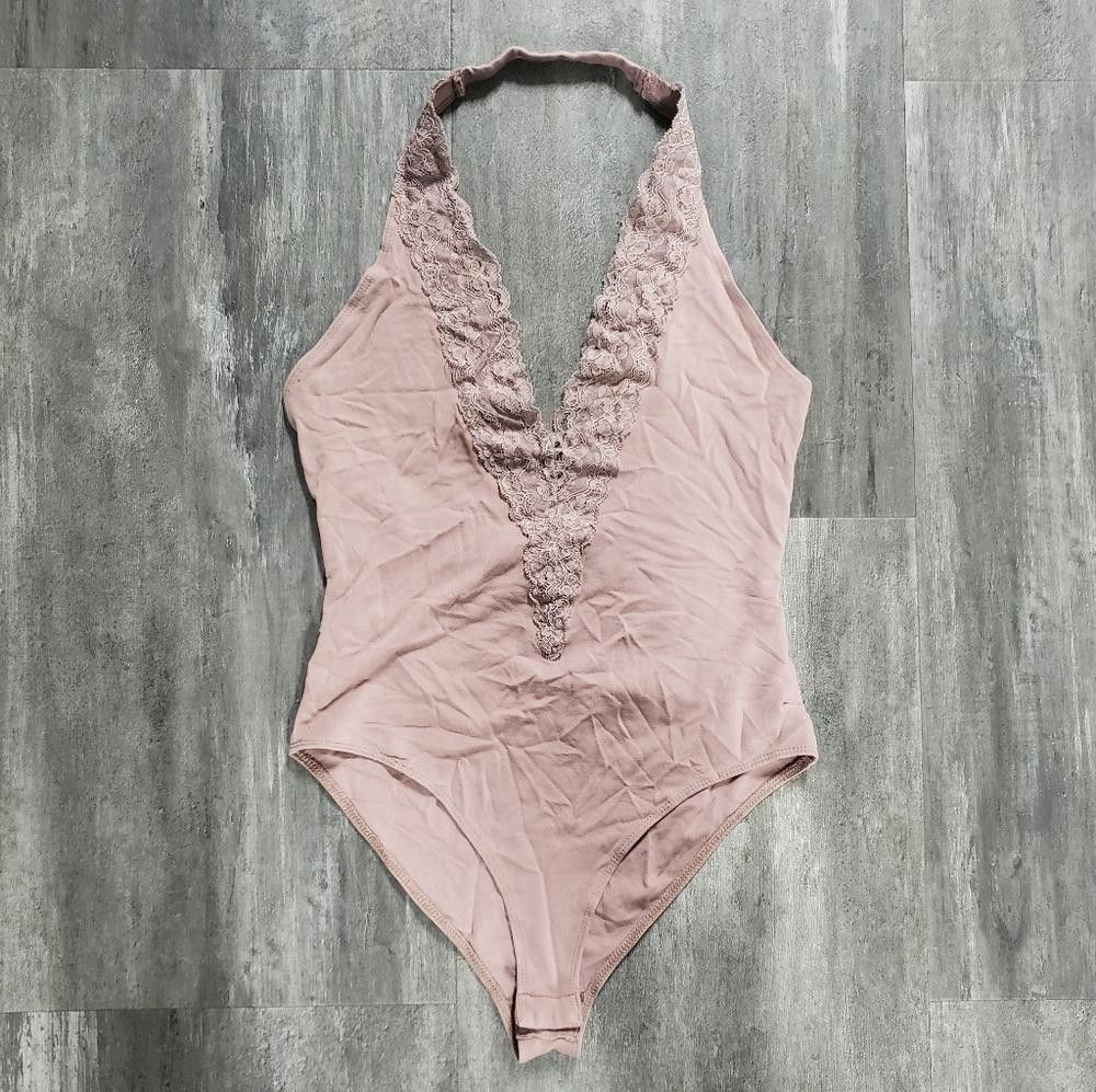 Forever 21 Dust Mauve Lace Detailed F21 Bodysuit Size ONE SIZE - 1 Thumbnail