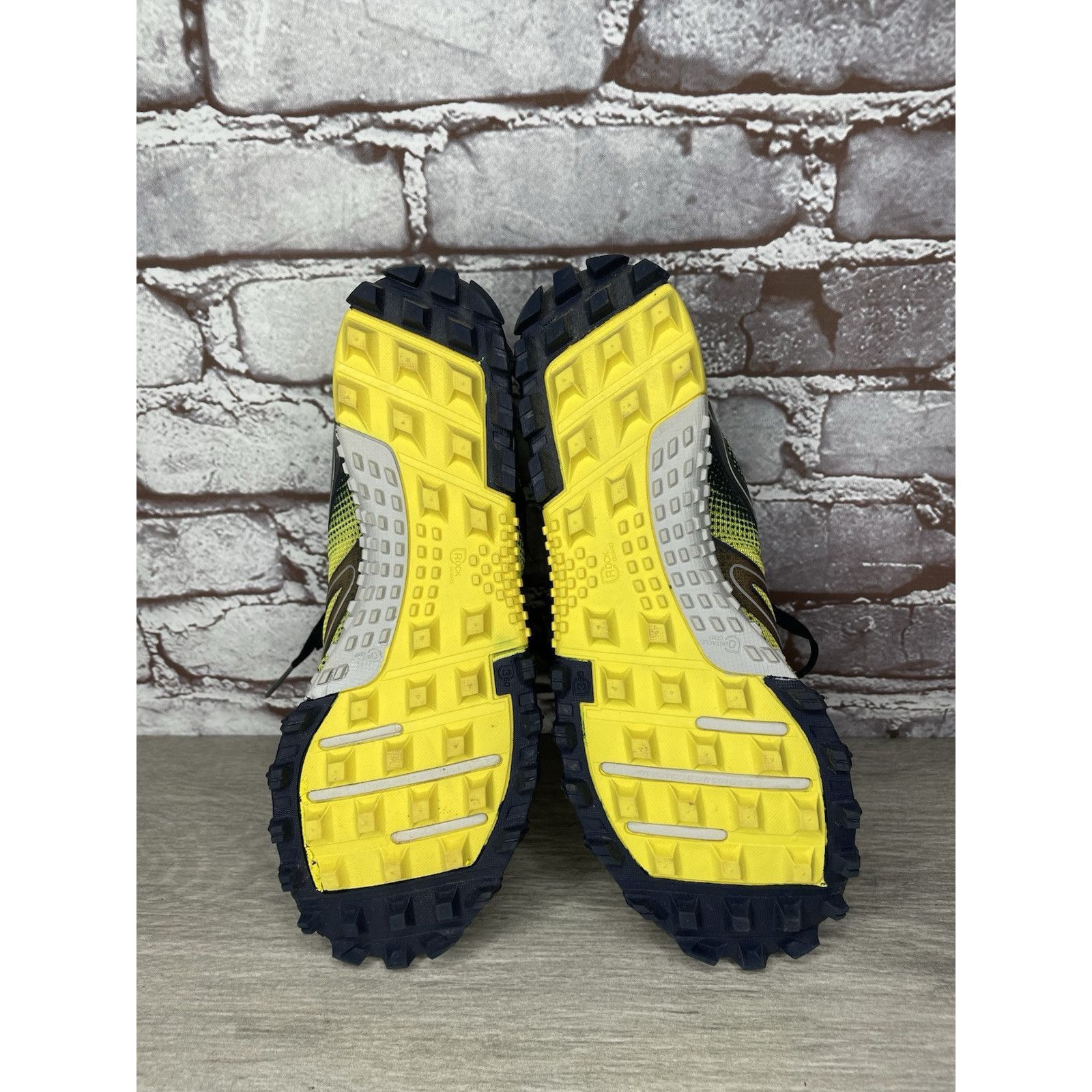 Reebok Reebok H20Drain DuraGrip FitFrame Black Neon Yellow Running Size US 7.5 / IT 37.5 - 6 Thumbnail