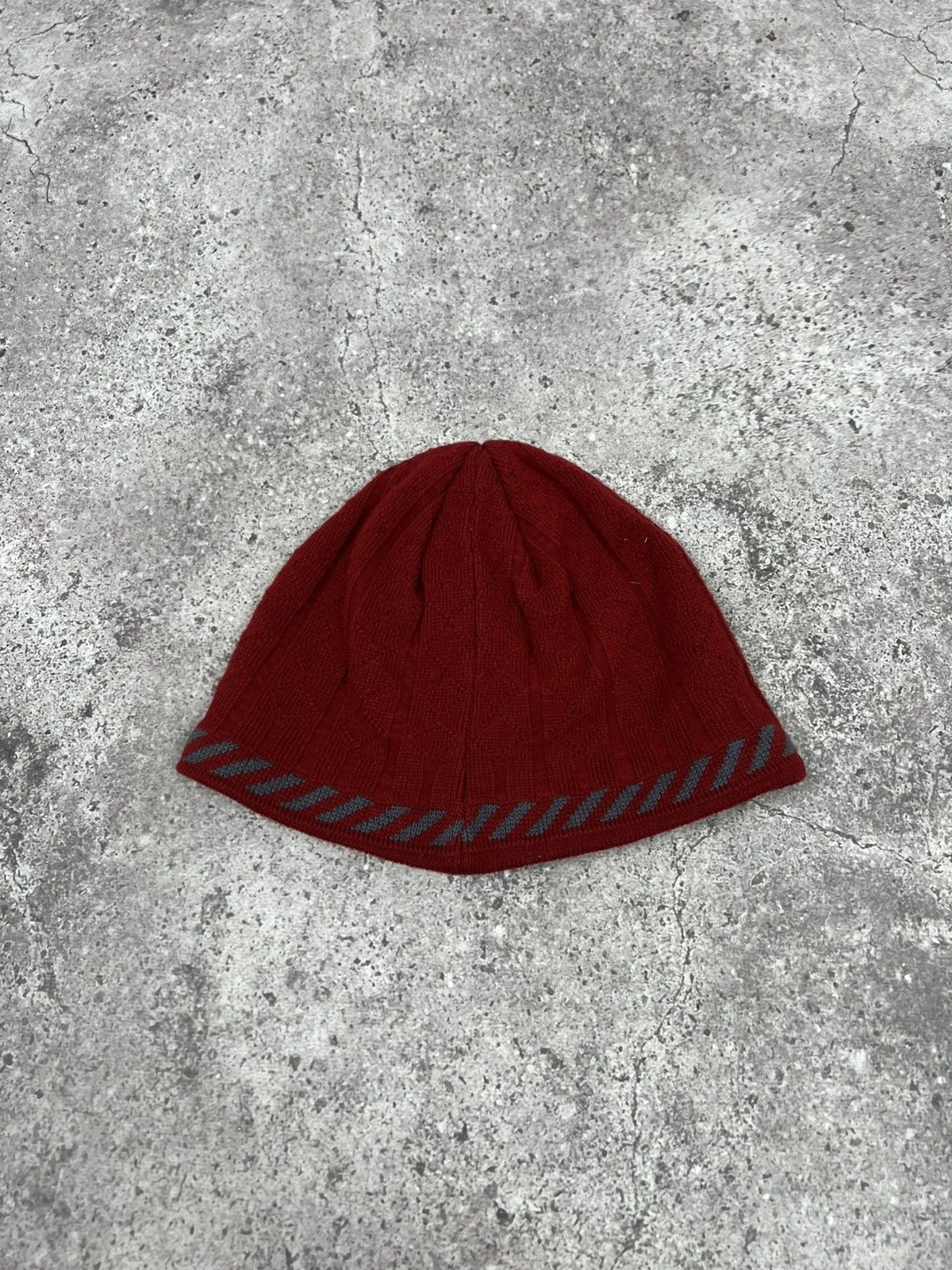 Oakley Vintage Oakley Beanie Hat Red Size ONE SIZE - 5 Thumbnail