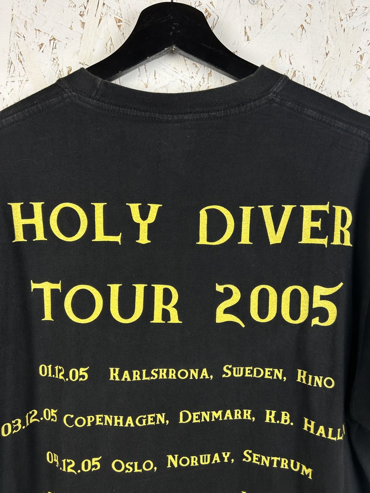 Band Tees Vintage Dio Evil Or Divine 2005 Holy Diver Tour T-Shirt L Size US L / EU 52-54 / 3 - 4 Thumbnail