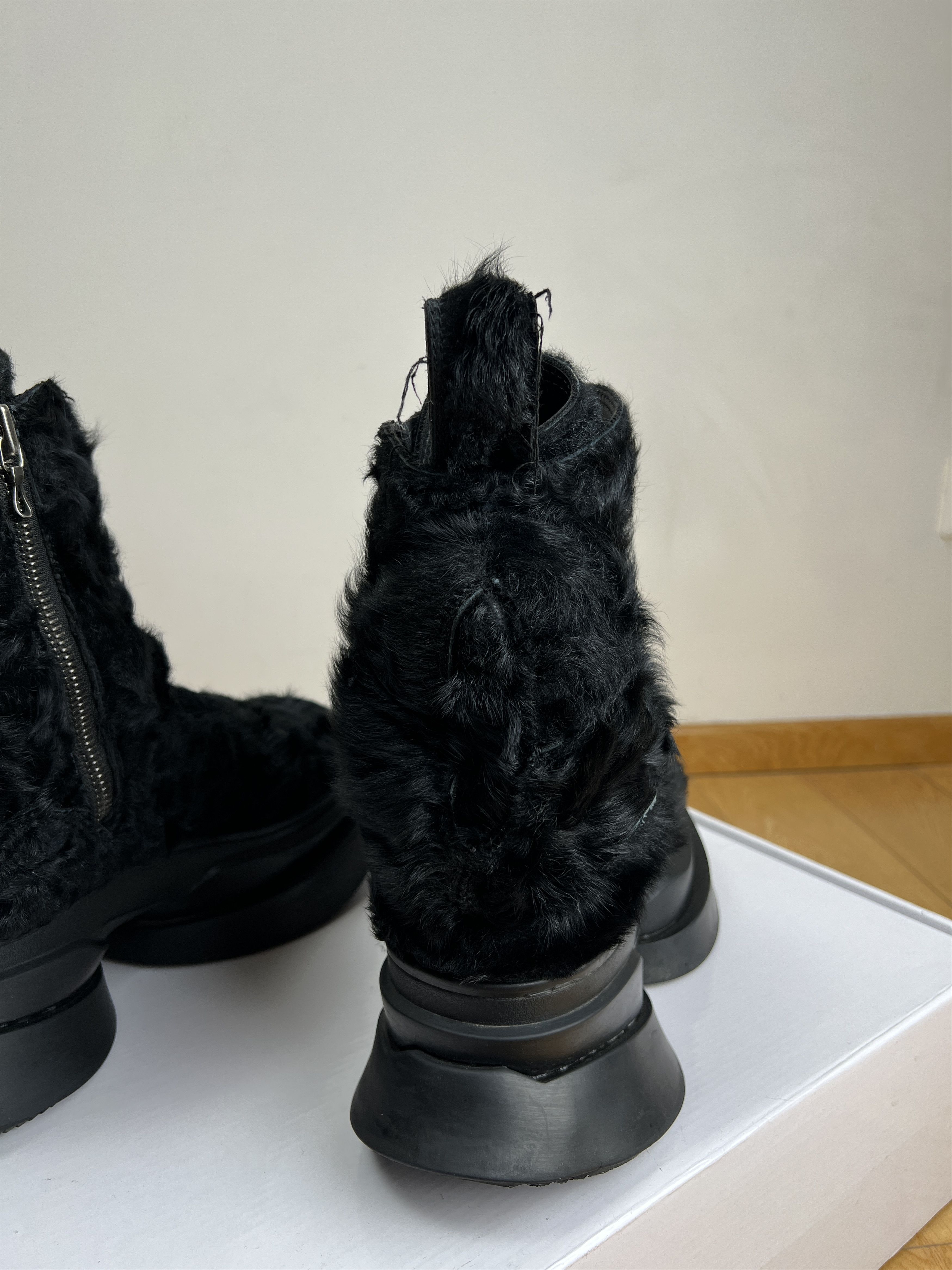 Julius Lamb Hair Shell Boots Size US 10 / EU 43 - 12 Thumbnail
