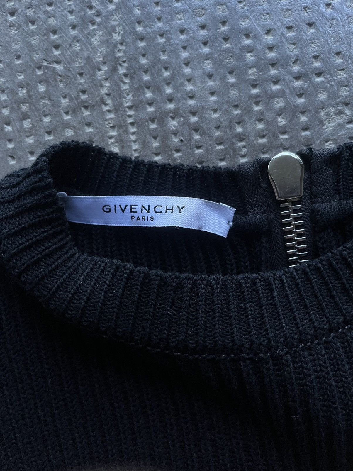 Givenchy Givenchy Black Ribbed Sweater with Triangle Graphic Size US M / EU 48-50 / 2 - 3 Thumbnail