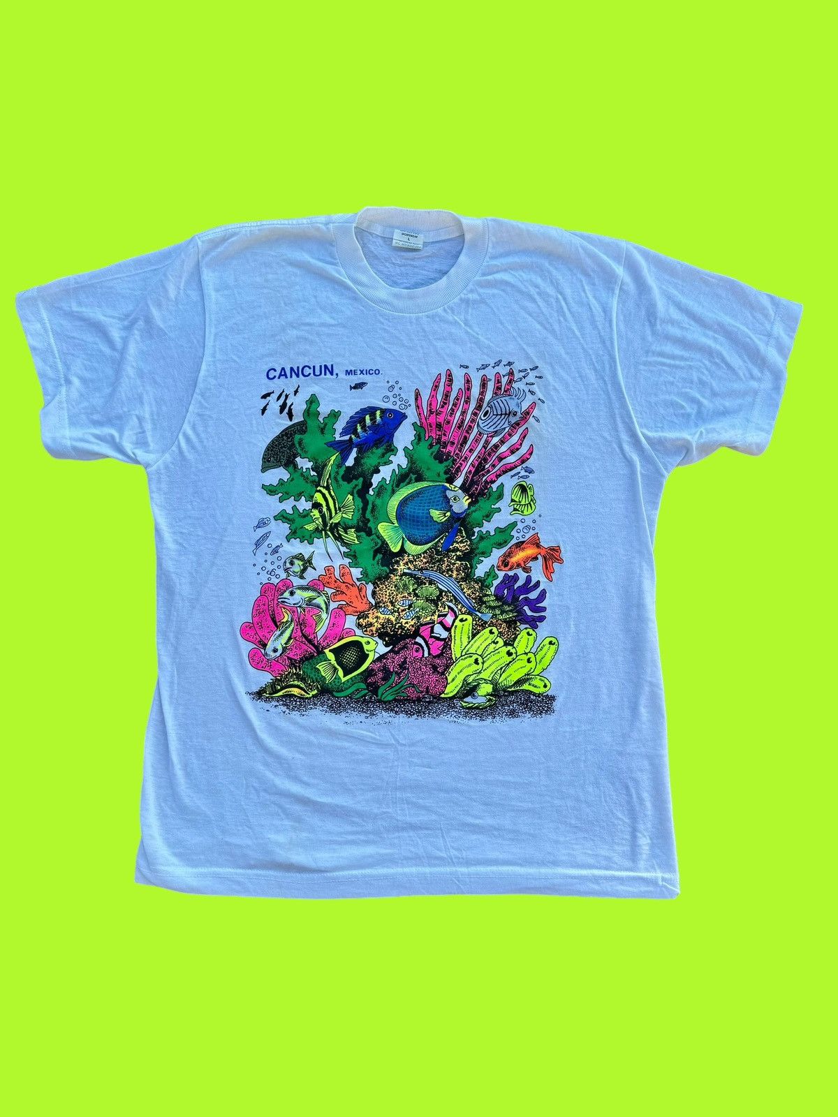 Vintage 1990’s Vintage Neon Fish Retro Cancun Mexico T-Shirt Size US L / EU 52-54 / 3 - 3 Thumbnail