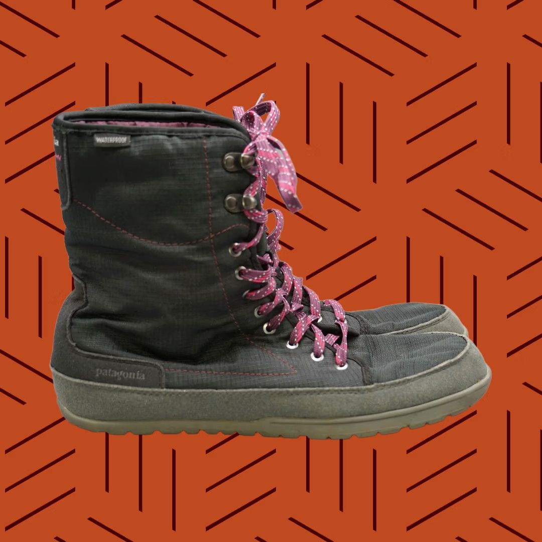 Patagonia Patagonia Women's Boots Waterproof Activist Puff Size 8 Black Dark Currant Size US 10 / IT 40 - 1 Thumbnail