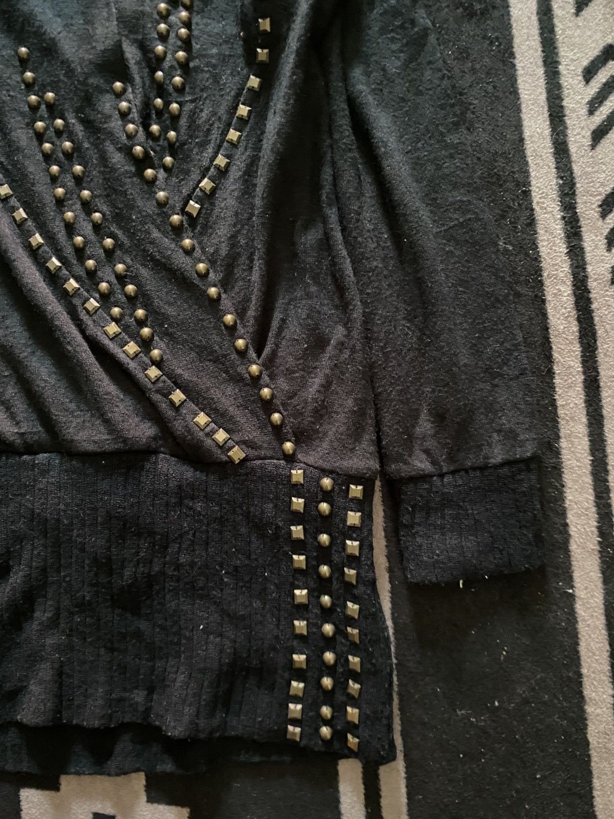 20471120 × Beauty Beast × Japanese Brand Japanese unknwn studed cardigan knit vkei style Size US M / EU 48-50 / 2 - 3 Thumbnail
