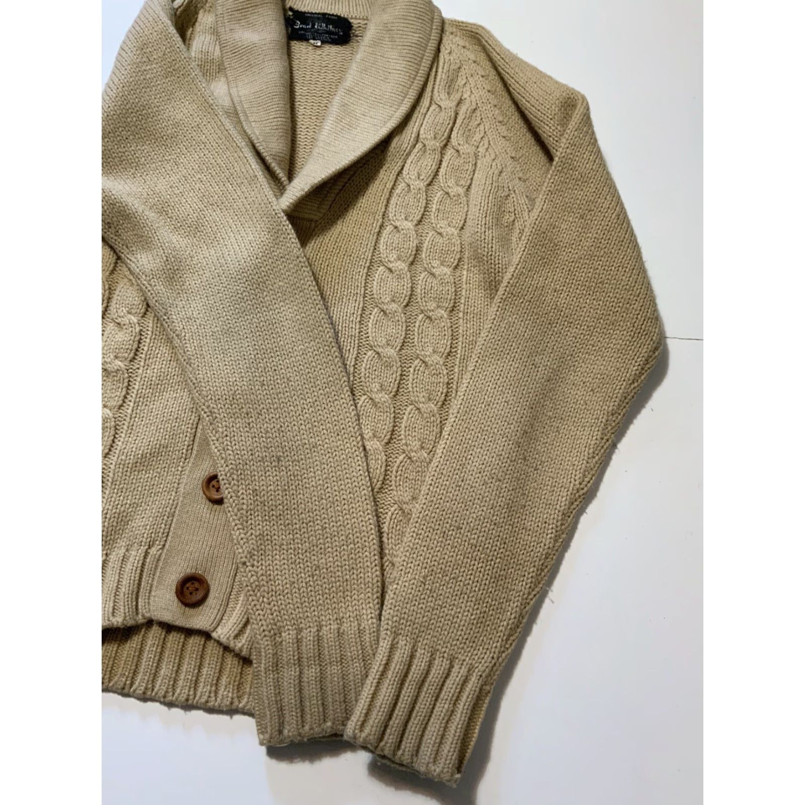 Vintage VINTAGE Brad Whitney Tan Cableknit Acrylic Knit Cardigan Sweater Sz. M 1970s Mens Boys? (no gender unnecessary) Size US M / EU 48-50 / 2 - 7 Thumbnail