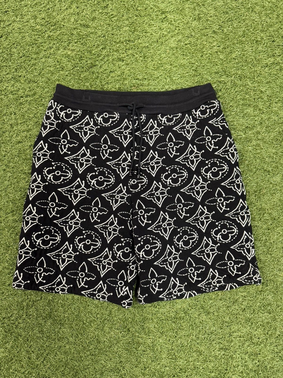 Louis Vuitton Louis Vuitton X NBA Monogram Shorts Size US 32 / EU 48 - 1 Thumbnail