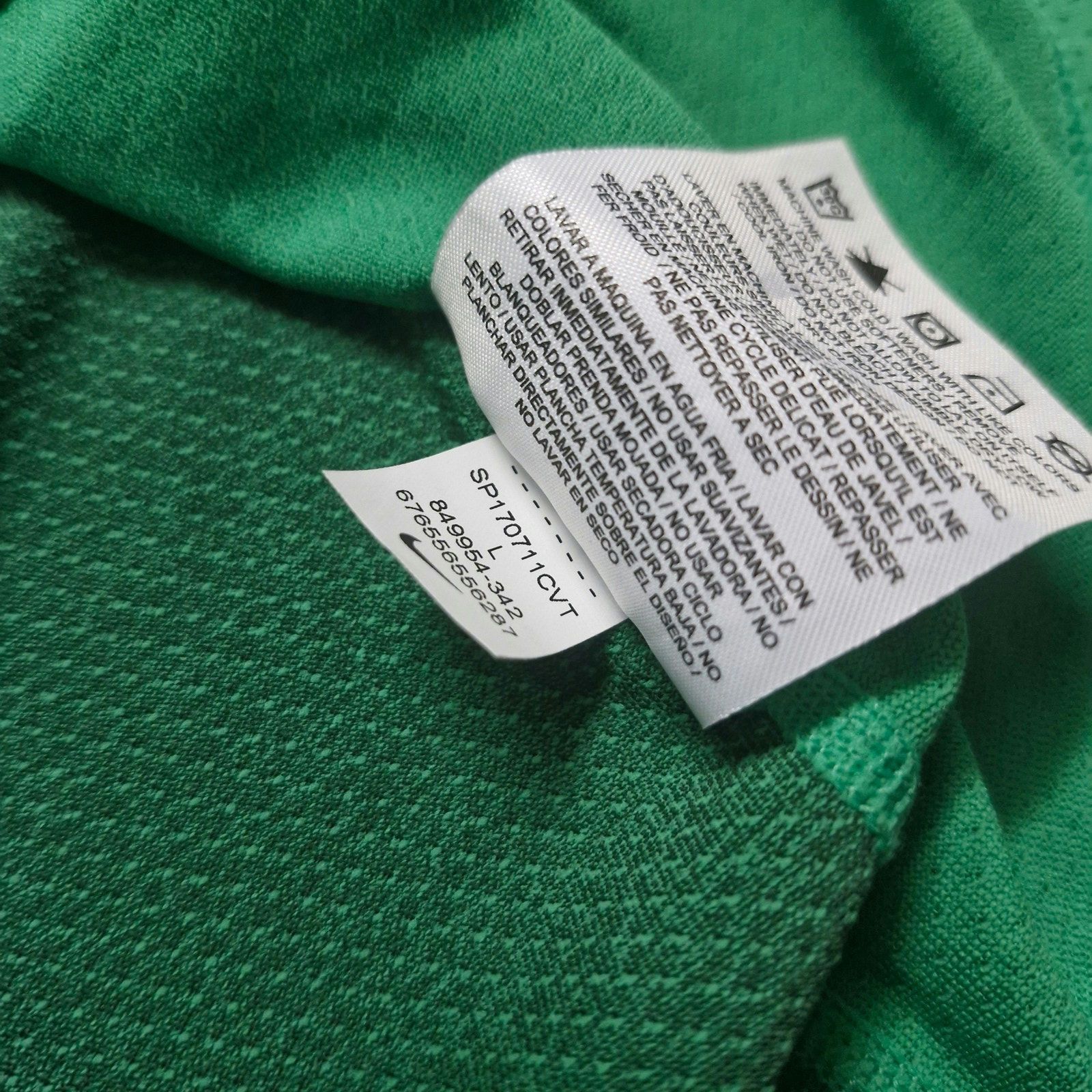 Nike Nike Shirt Mens Large Green Dri Fit Long Sleeve Crew Neck Size US L / EU 52-54 / 3 - 4 Thumbnail