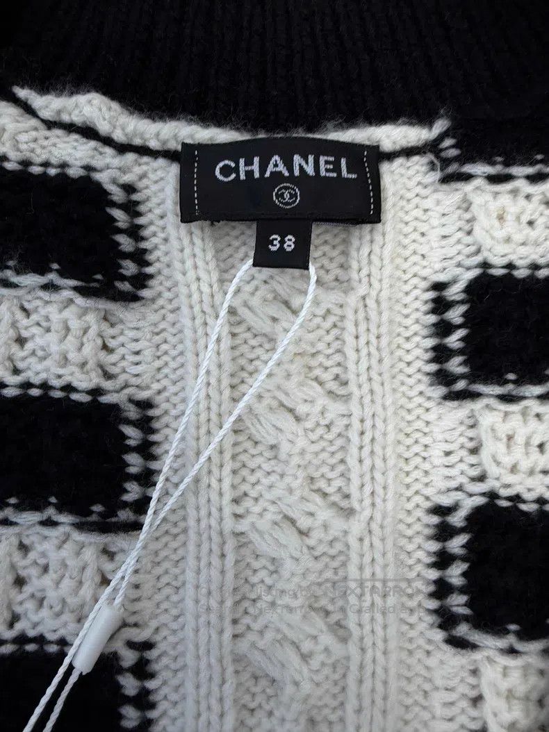 Chanel Chanel Black and white checkerboard cashmere cardigan coat Size XS / US 0-2 / IT 36-38 - 4 Thumbnail