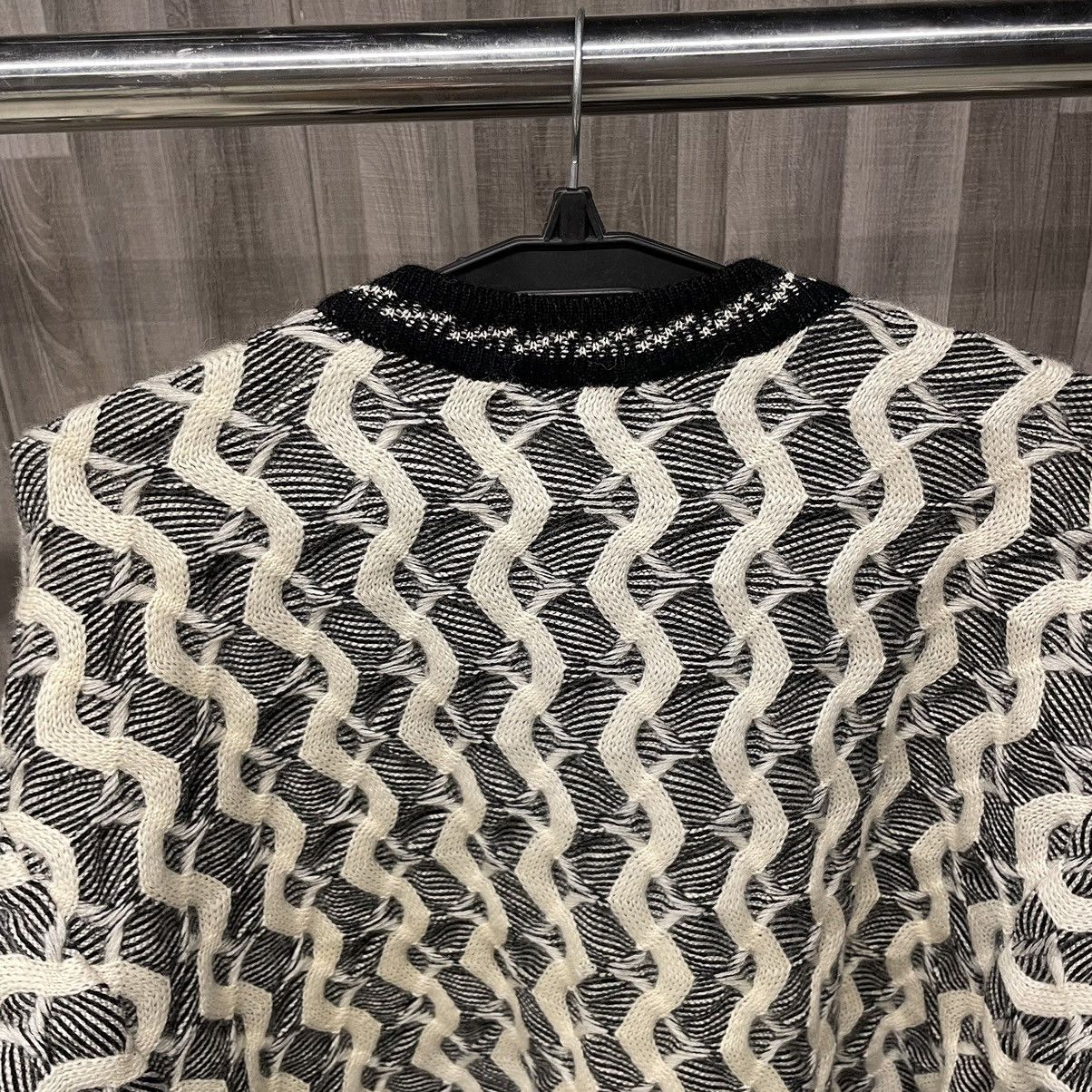 Coogi Vintage Coogi Australia Wavy Pattern 3D Knit Wool Sweater Size US L / EU 52-54 / 3 - 19 Thumbnail