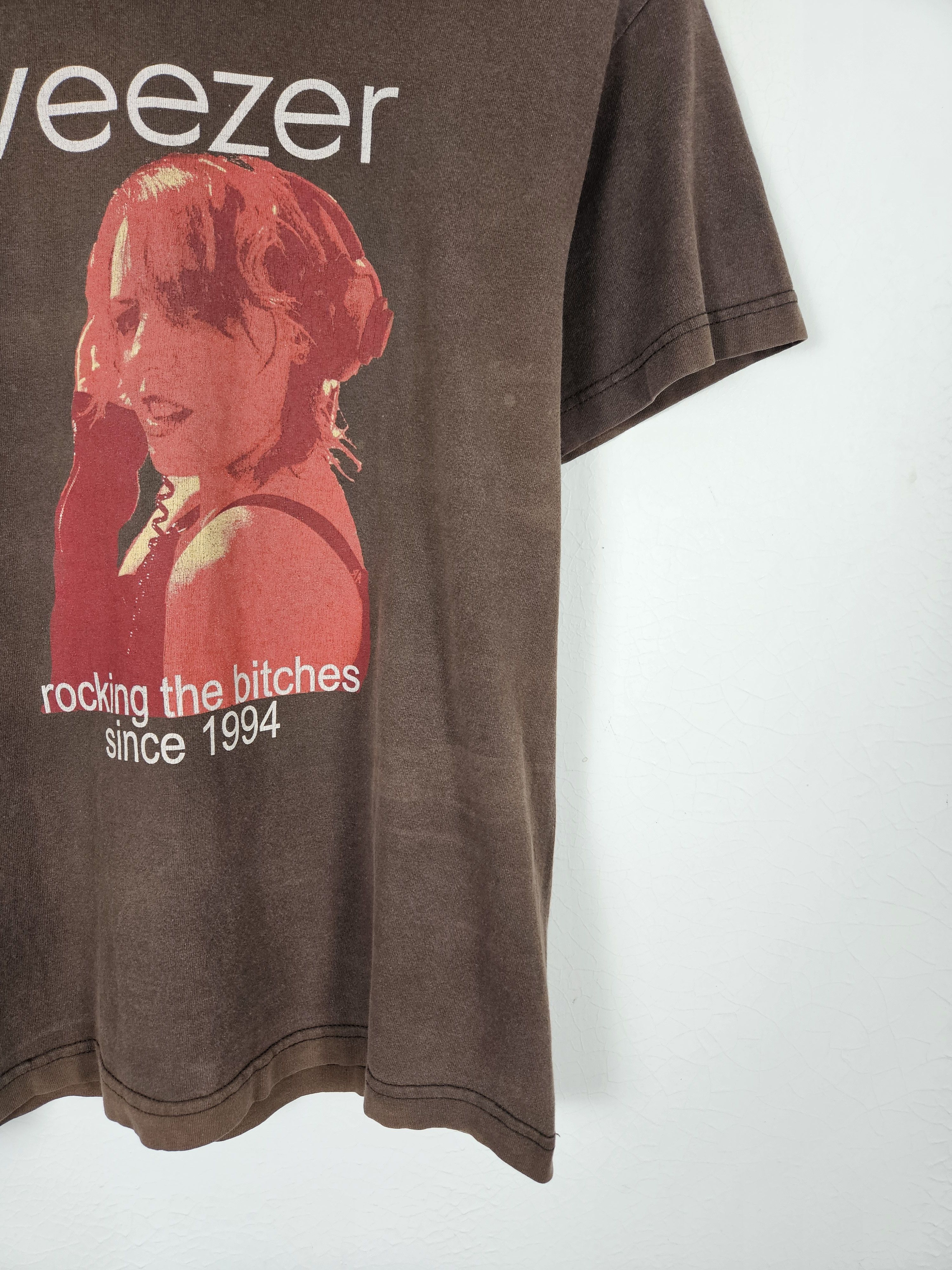 Band Tees Vintage Weezer Rocking the Bitches since 1994 Shirt Size US S / EU 44-46 / 1 - 3 Thumbnail