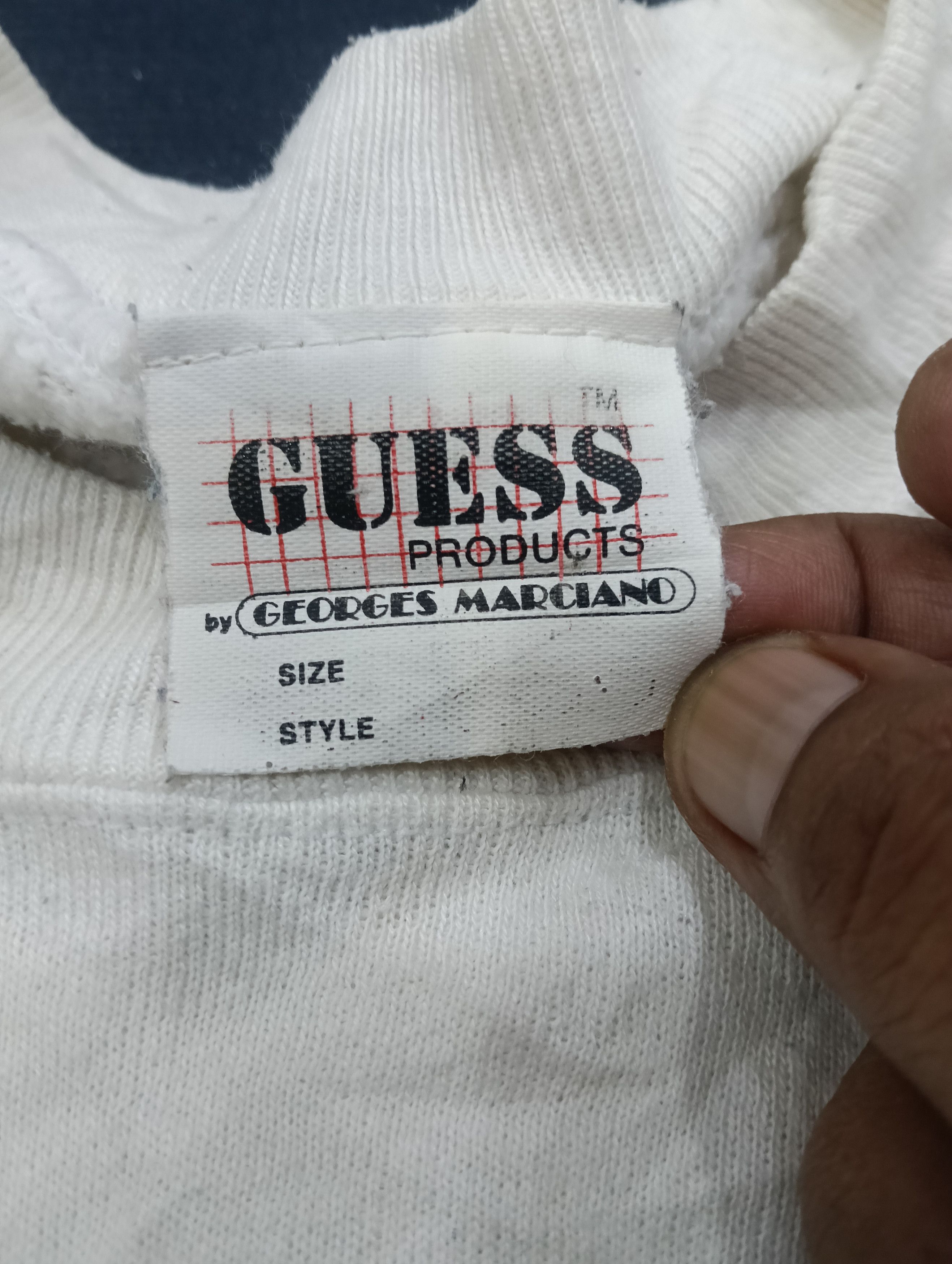 Guess Vintage Guess Sweatshirt Crewneck Size US L / EU 52-54 / 3 - 6 Thumbnail