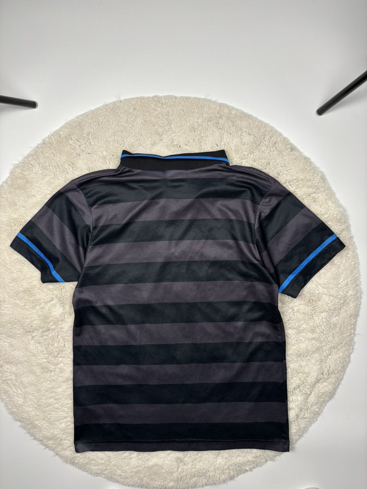 Umbro Vintage Umbro Inter Milan 1997/98 Retro Rare Soccer Jersey Size US S / EU 44-46 / 1 - 11 Thumbnail