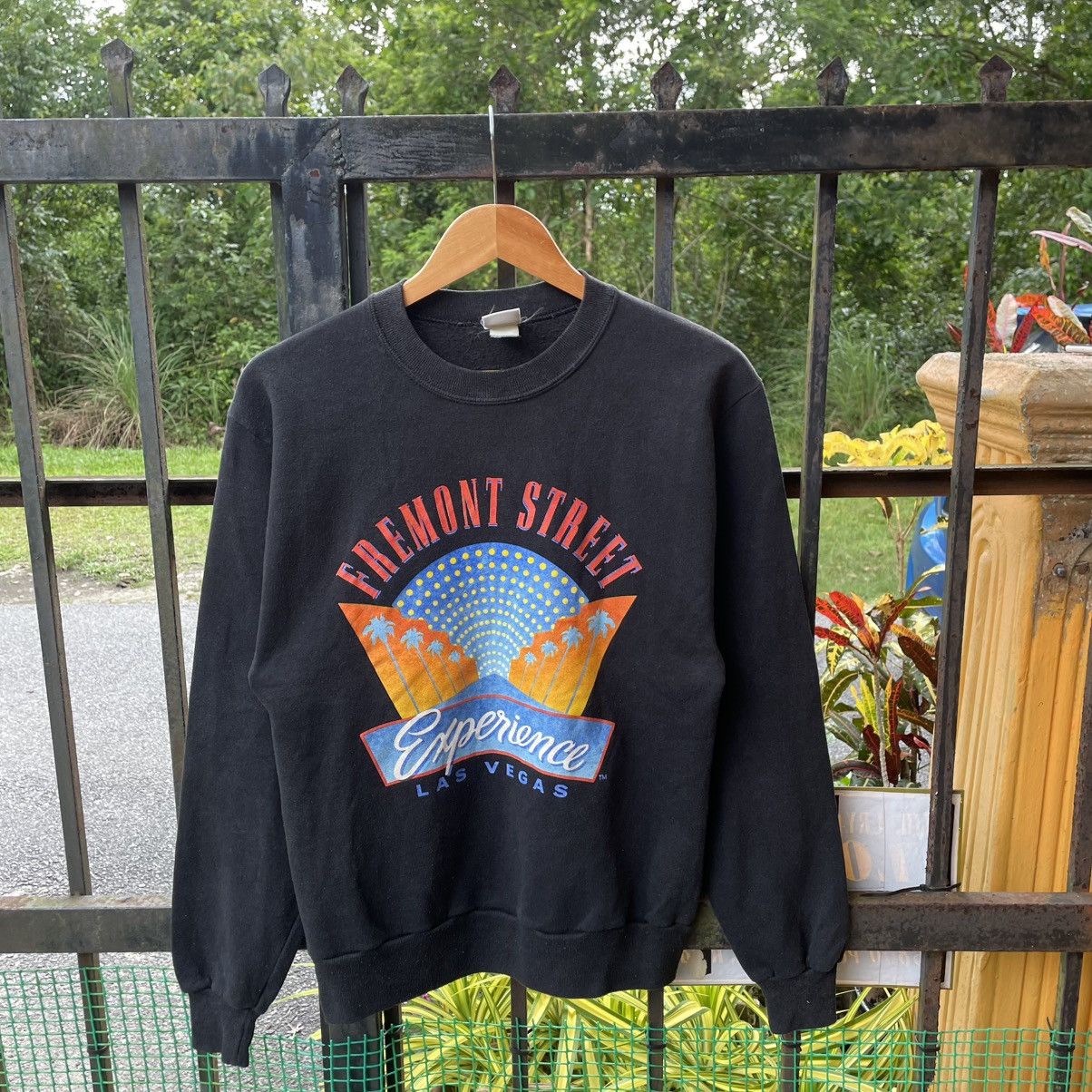 Vintage 🔥Vintage 90s Freemont Las Vegas Big Logo Sweatshirts Size US XS / EU 42 / 0 - 1 Thumbnail