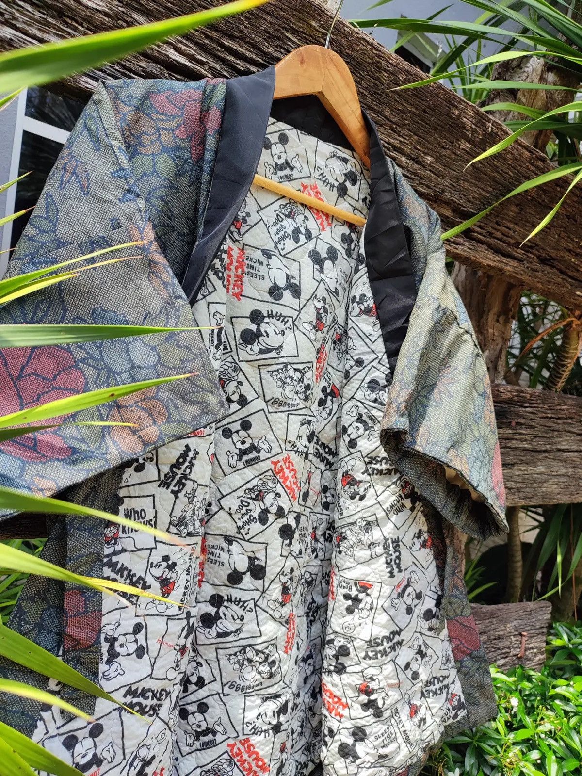 Japanese Brand Vintage Floral Kimono Jacket with Mickey Mouse Comic Lining Size US L / EU 52-54 / 3 - 4 Thumbnail