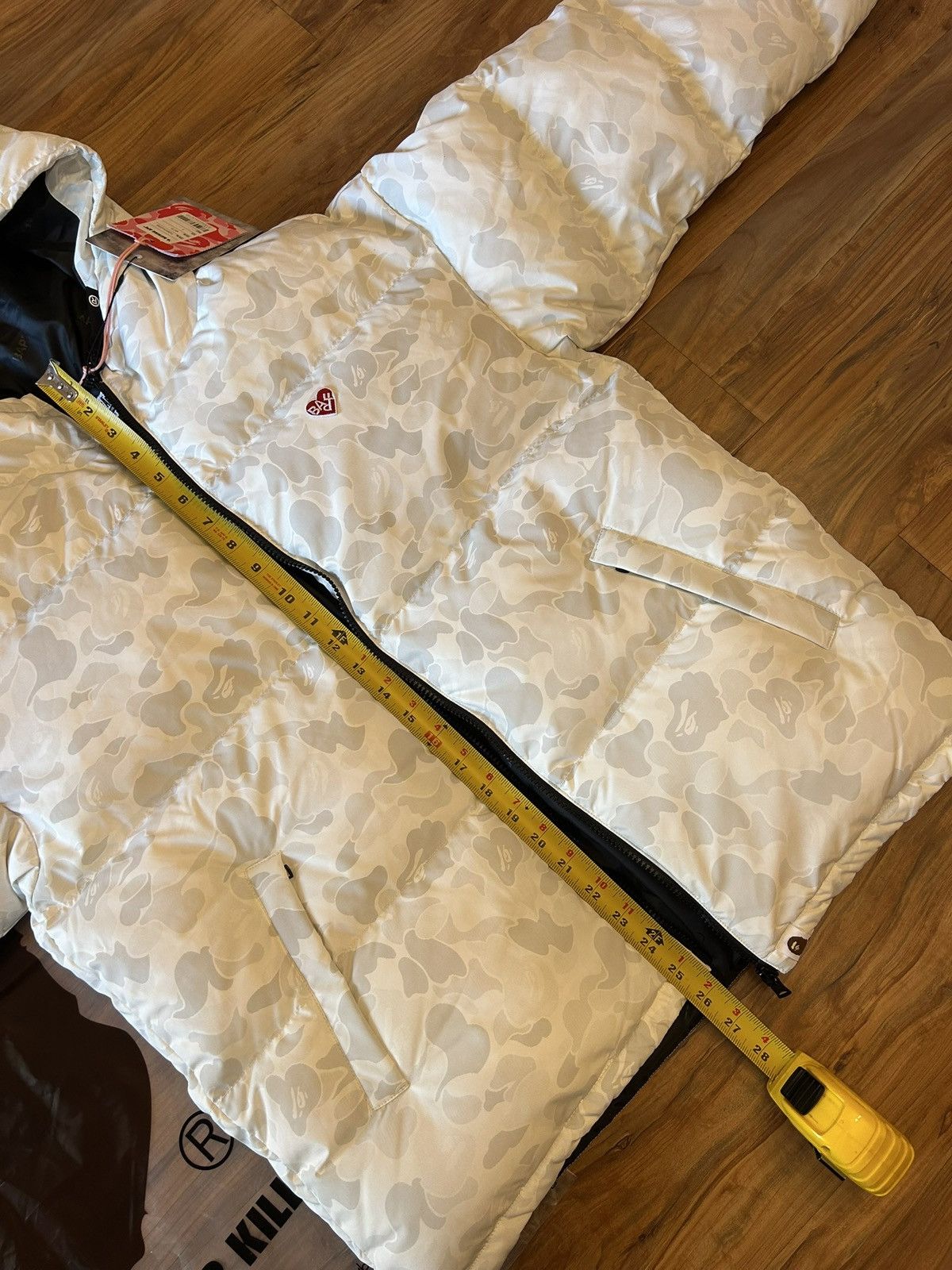 Bape NEW Bape Womens Apee White Camo Down Jacket Size S / US 4 / IT 40 - 13 Thumbnail