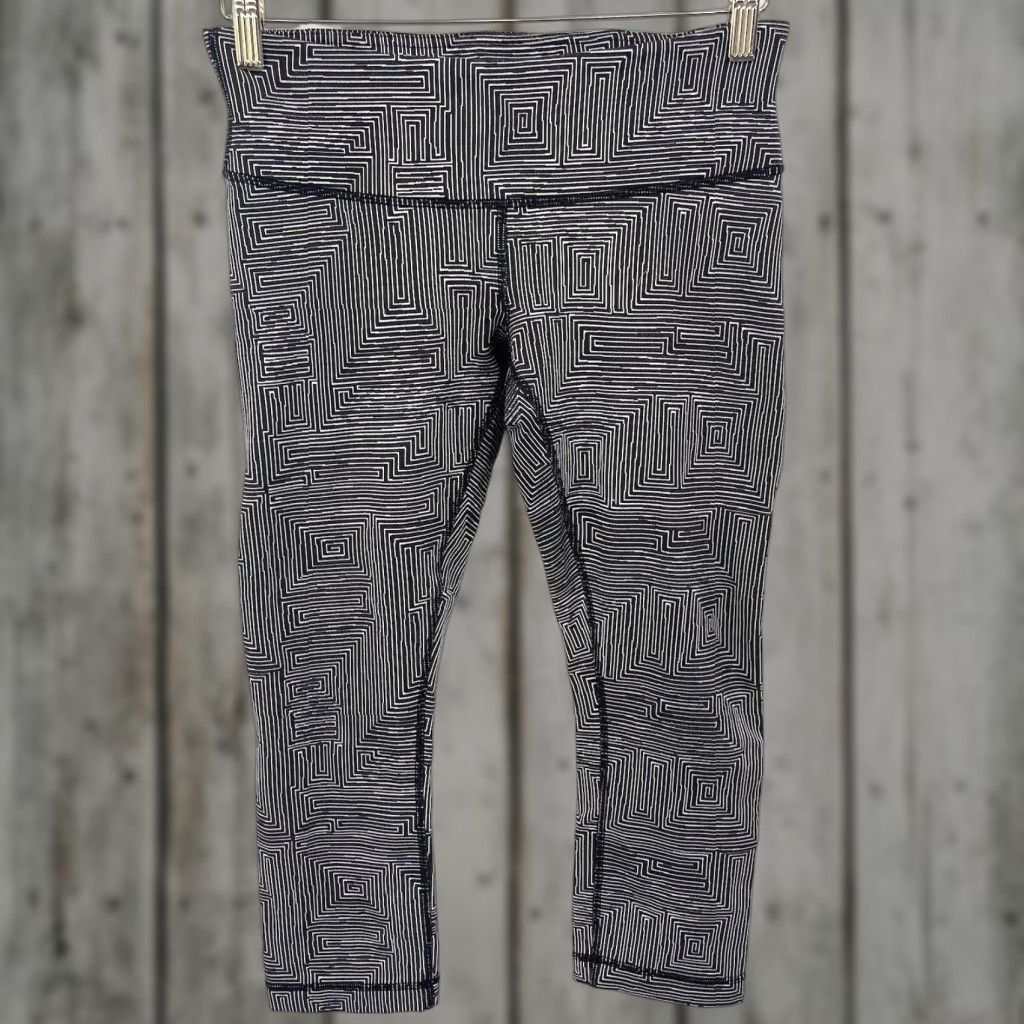 Lululemon Lululemon Wunder Under Crop Pants Womens 6 III Maze Jacquard Leggings Athletic Gray Geometric Cropped Activewear Regular Size 6 Womens Size 28" / US 6 / IT 42 - 1 Thumbnail