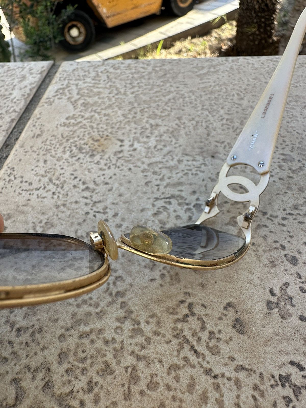 Chanel Chanel Sunglasses Vintage Rare 4024 L3028621 Size ONE SIZE - 7 Thumbnail