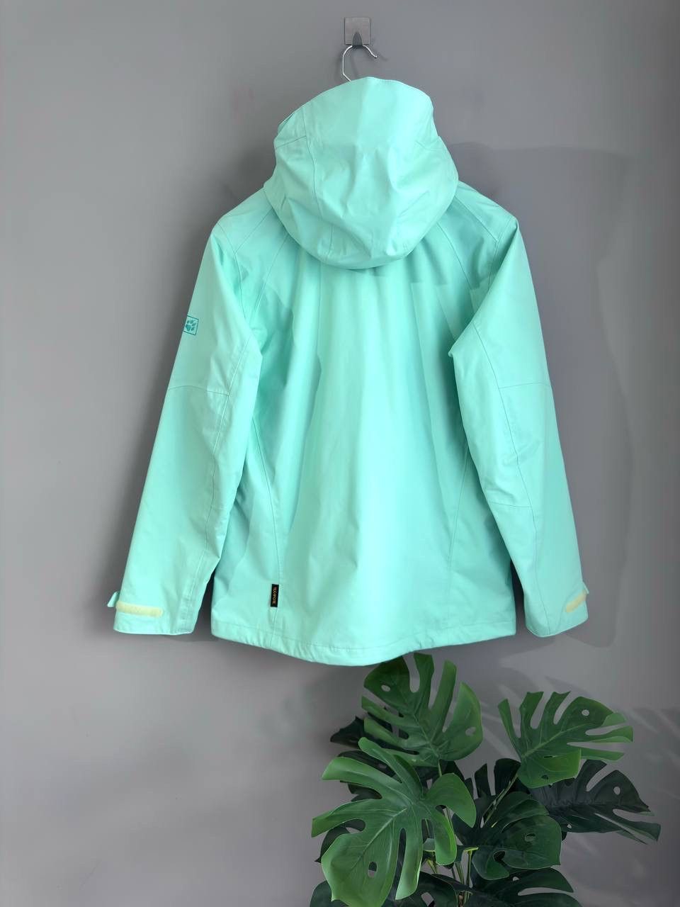 Jack Wolfskin Jack Wolfskin The Esmeraldas Women Waterproof Outdoor Jacket Size US M / EU 48-50 / 2 - 11 Thumbnail