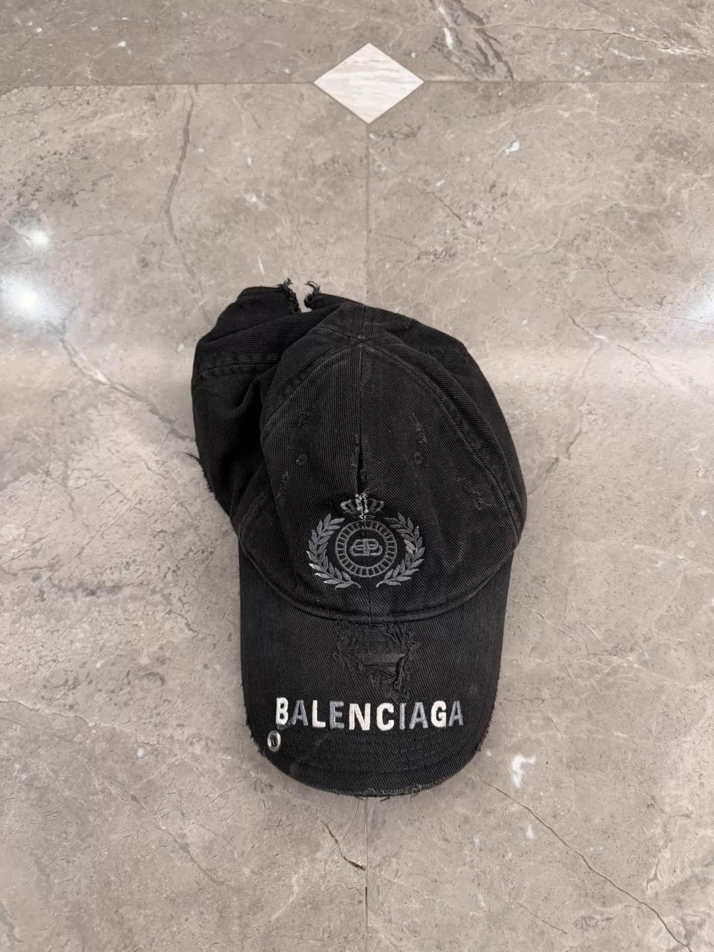 Balenciaga Balenciaga Distressed Wheat Cap Size L Size ONE SIZE - 1 Thumbnail