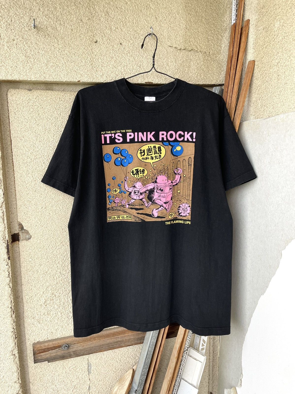 Band Tees Vintage The Flaming Lips Yoshimi Battles Pink Robots T-Shirt Size US L / EU 52-54 / 3 - 1 Thumbnail