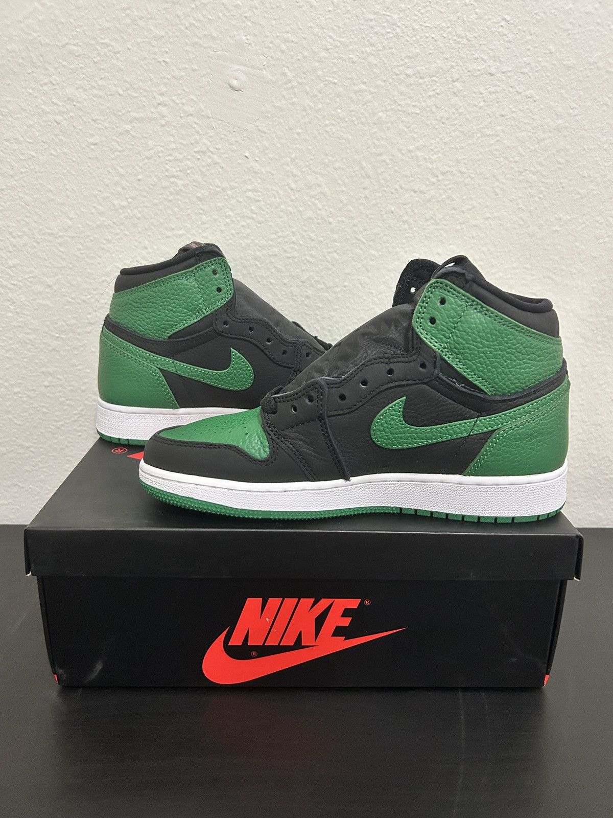 Jordan Brand Jordan 1 High Pine Green Size US 5.5 / IT 35.5 - 6 Thumbnail