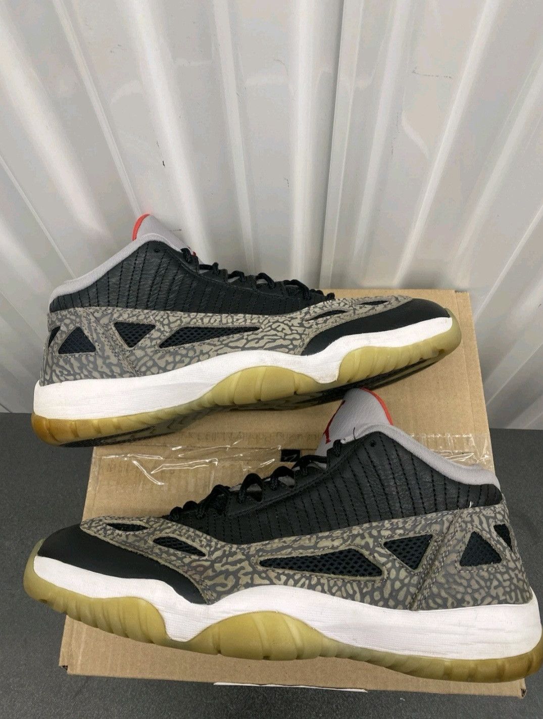 Jordan Brand NIKE AIR JORDAN 11 RETRO LOW IE BLACK CEMENT SIZE 11 Size US 11 / EU 44 - 3 Thumbnail