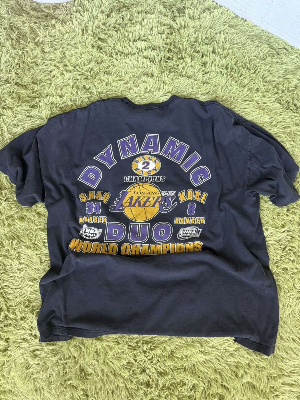 Vintage Vintage 2001 Kobe Shaq Lakers t shirt Size US XL / EU 56 / 4 - 3 Thumbnail