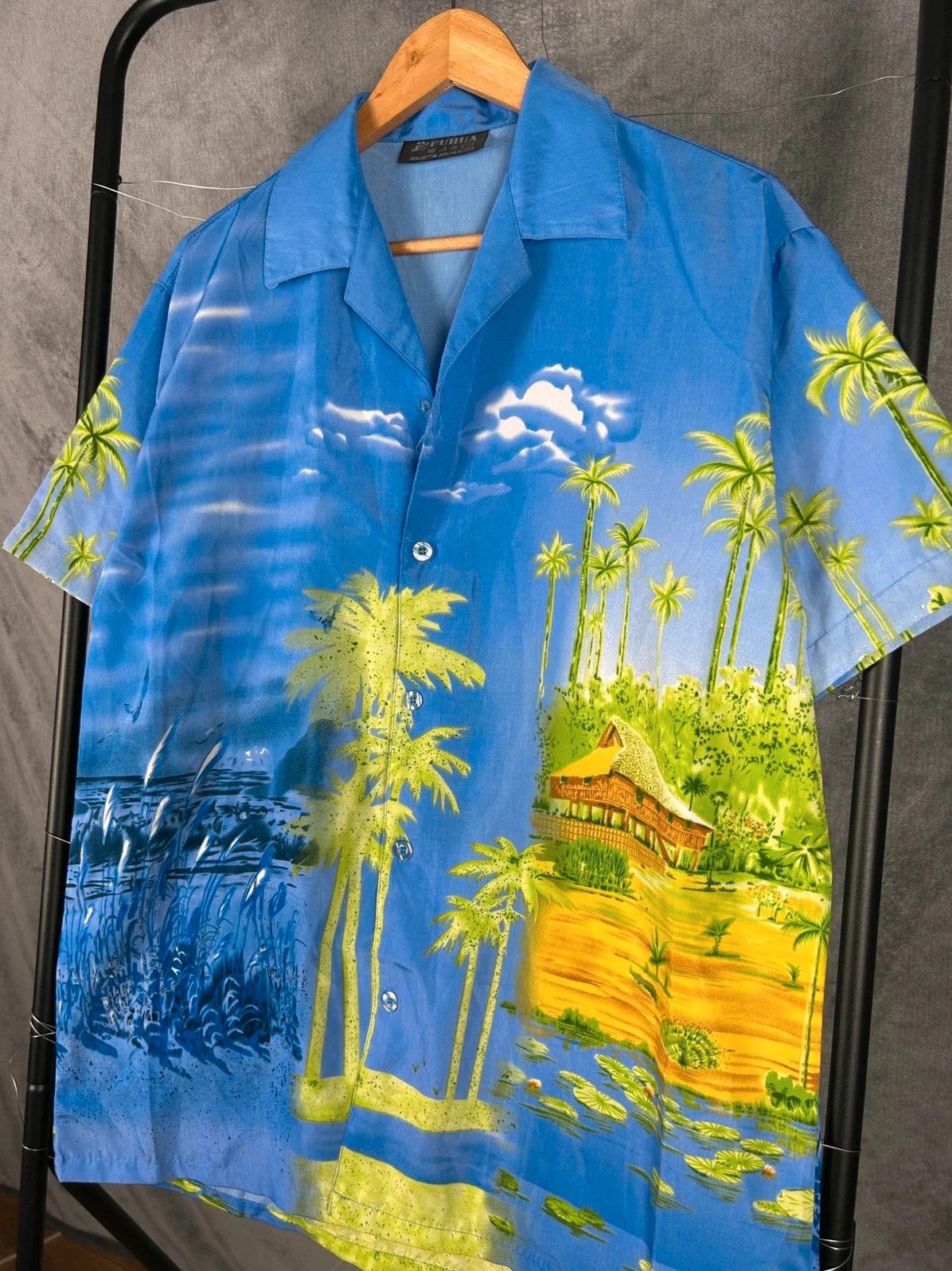 Vintage Fuhua Hawaiian Tropical Shirt Beach Print Size S Size US S / EU 44-46 / 1 - 3 Thumbnail