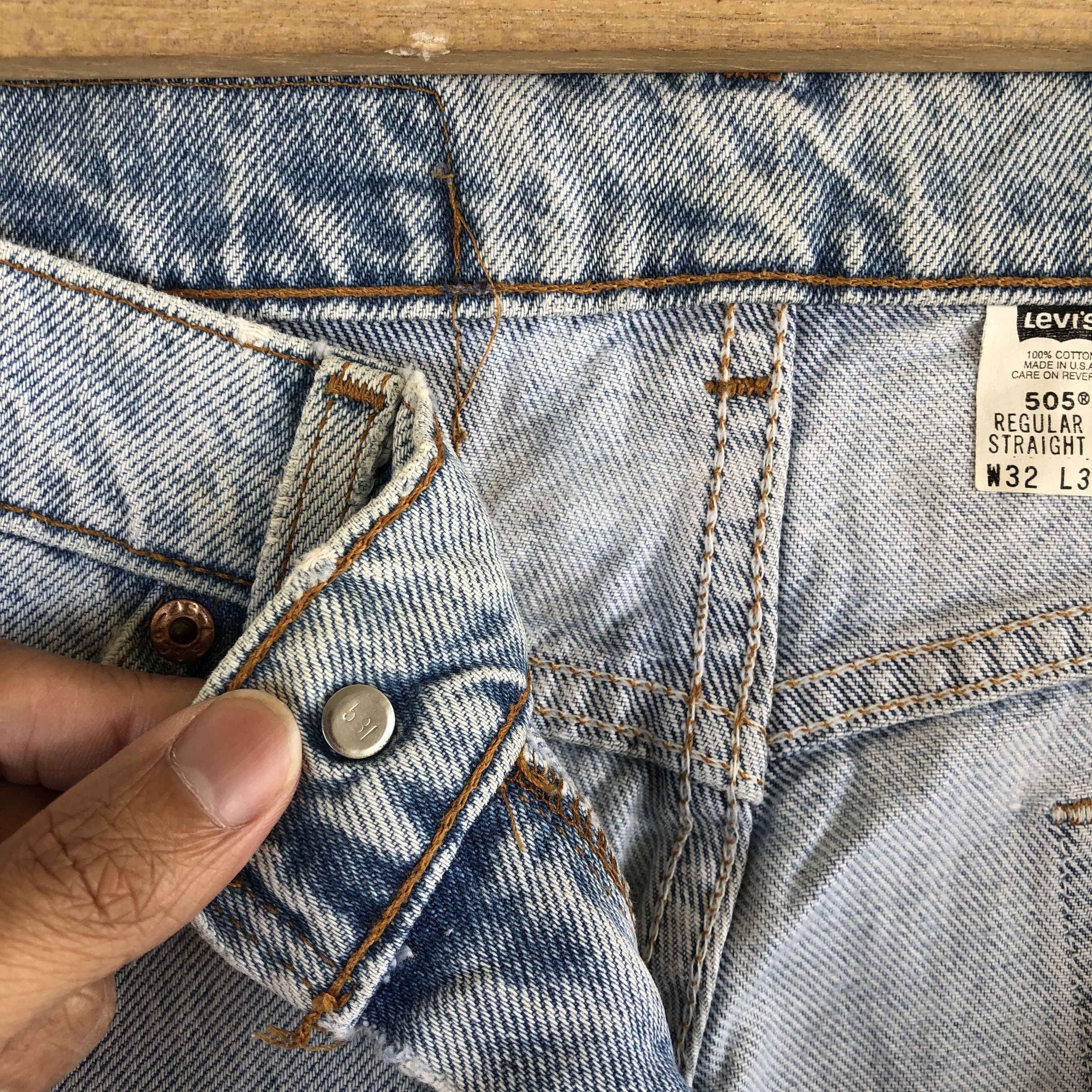 Levi's Vintage Levis Jeans Distressed Light Wash Levis 505 Denim Size US 30 / EU 46 - 7 Thumbnail