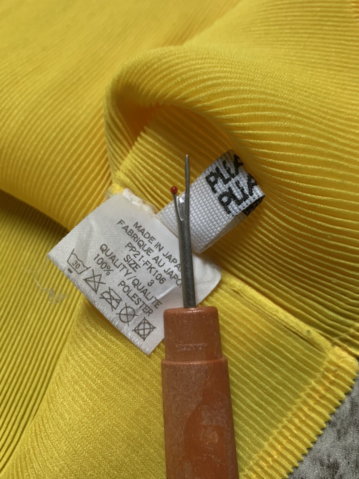 Pleats Please Issey Miyake Pleats Please Issey Miyake Pleated Polo Shirt Size S / US 4 / IT 40 - 5 Thumbnail