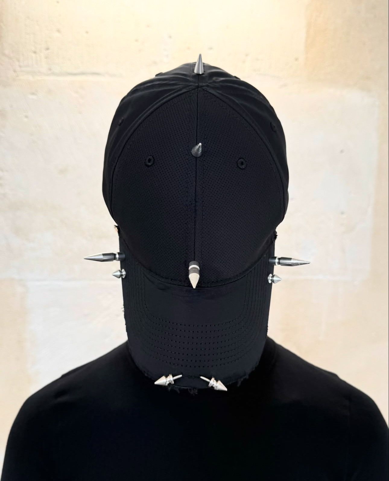 Balenciaga Balenciaga Perforated Spike Baseball Cap Size ONE SIZE - 2 Thumbnail