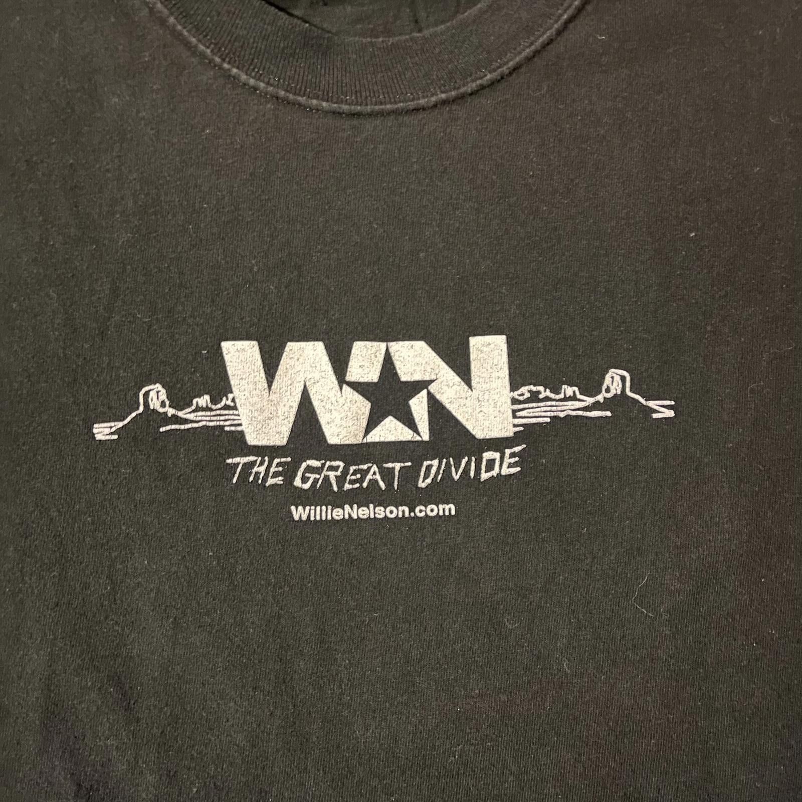 Hanes VTG 00s Willie Nelson The Great Divide BLK Band Graphic Tee Size US L / EU 52-54 / 3 - 4 Thumbnail
