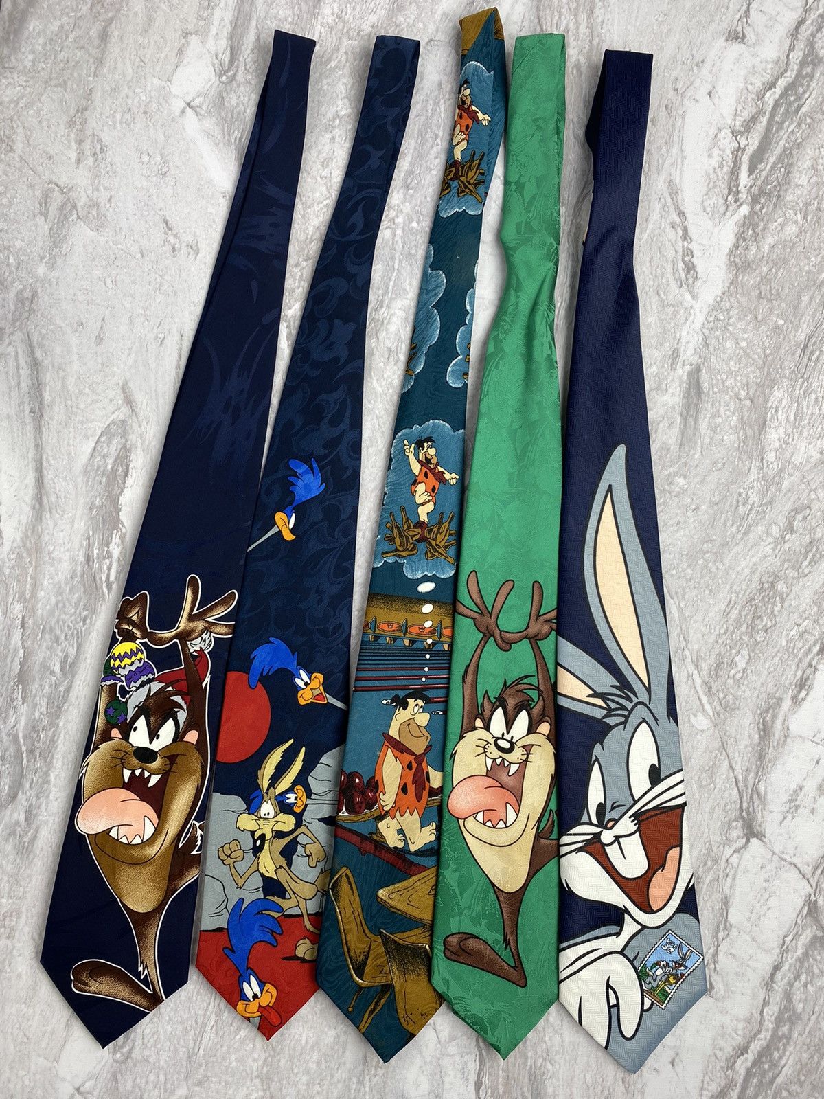 Warner Bros Lot of 5 Vintage 90s Looney Tunes Ties Warner Bros Cartoon Size ONE SIZE - 2 Thumbnail