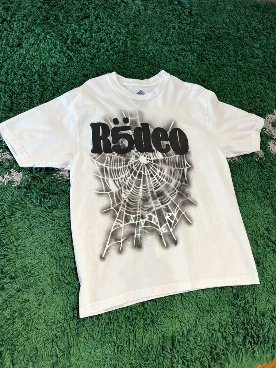 Travis Scott x Sp5der★Rodeo III ロゴ 半袖Tシャツ 送関込 Travis Scott Cactus Jack x Sp5der Days Before Rodeo III Tee