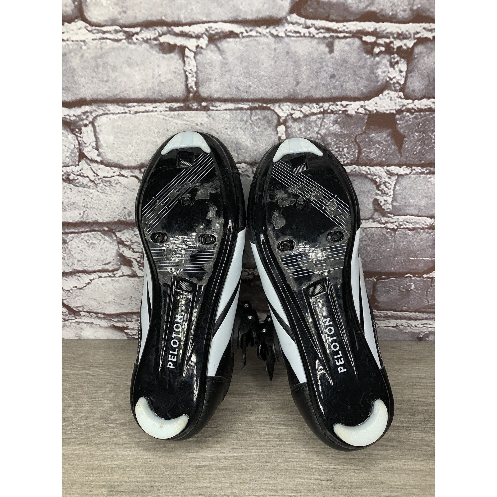 Other Peloton Cycling Shoes Black Leather Mesh White Red Strap Wom Size US 6.5 / IT 36.5 - 9 Thumbnail