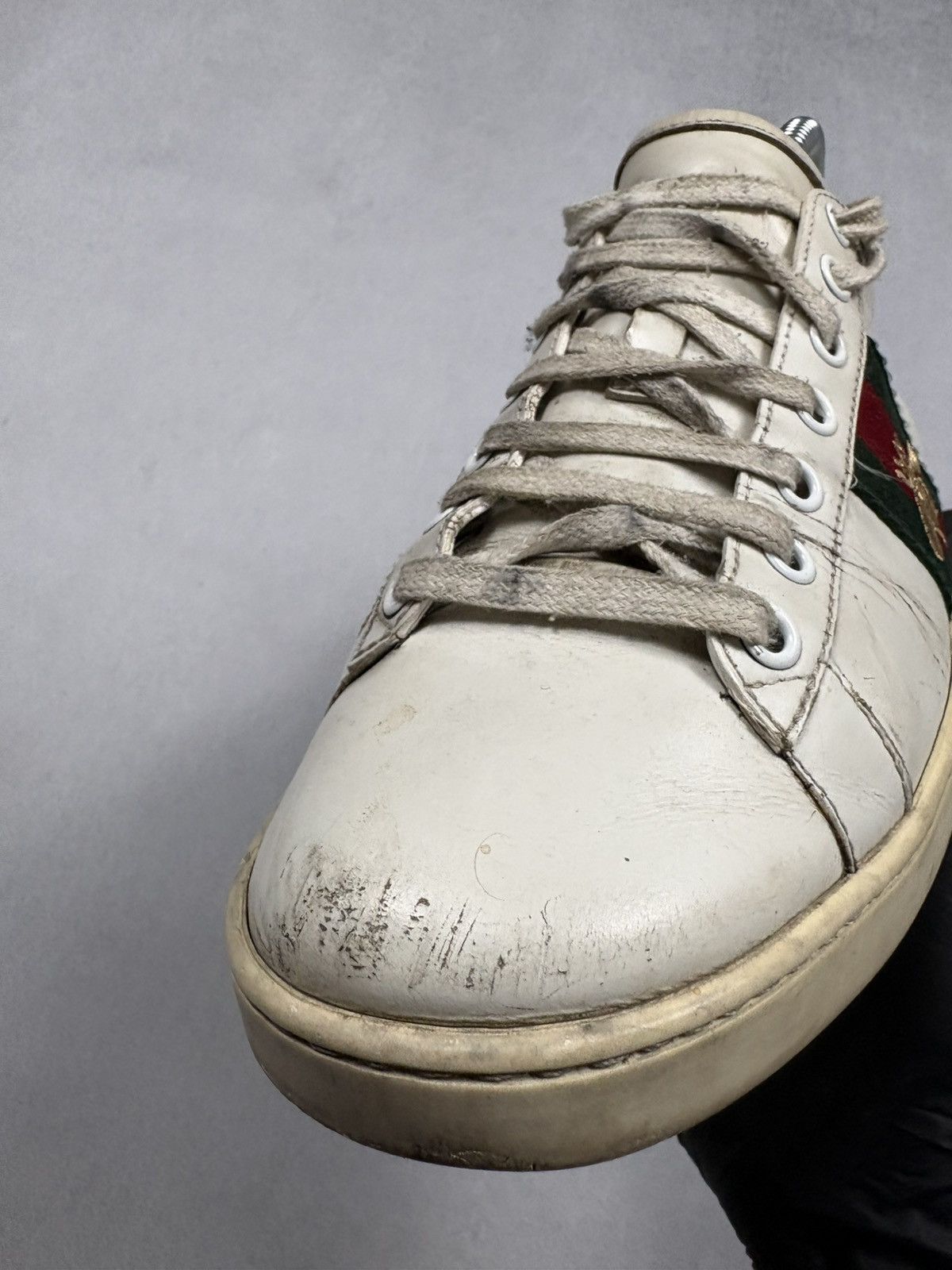 Gucci Gucci Ace Bee Leather Sneaker Embroidered Distressed Vintage Size US 7.5 / IT 37.5 - 7 Thumbnail