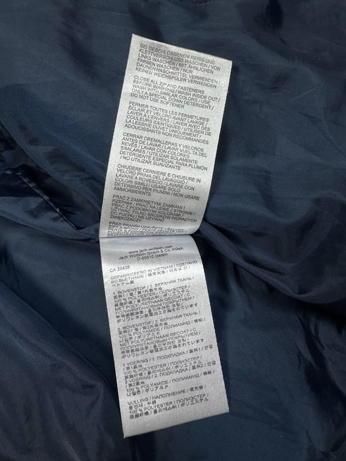 Jack Wolfskin Jack Wolfskin Down Jacket Puffer Vintage parka size XL Size US XL / EU 56 / 4 - 10 Thumbnail