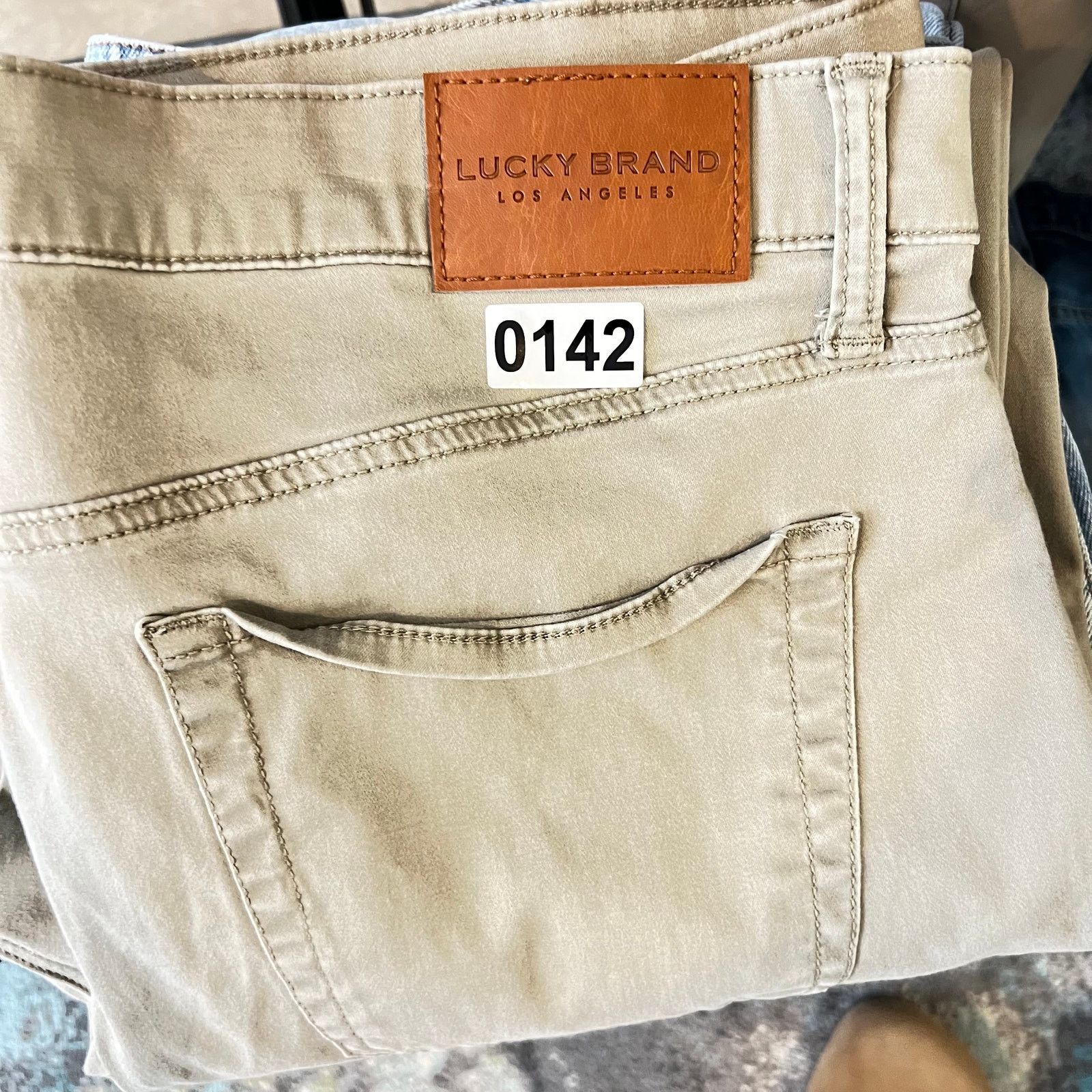 Lucky Brand Lucky Brand Jeans Mens 38x32 Tan 121 Slim Straight Stretch Size US 38 / EU 54 - 12 Thumbnail