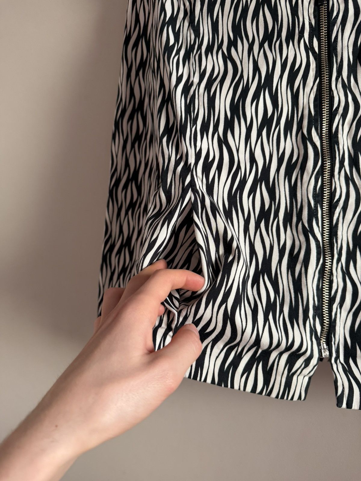 Versus Versace Vintage Gianni Versace Versus Zebra Printed Blazer Jacket Size M / US 6-8 / IT 42-44 - 5 Thumbnail