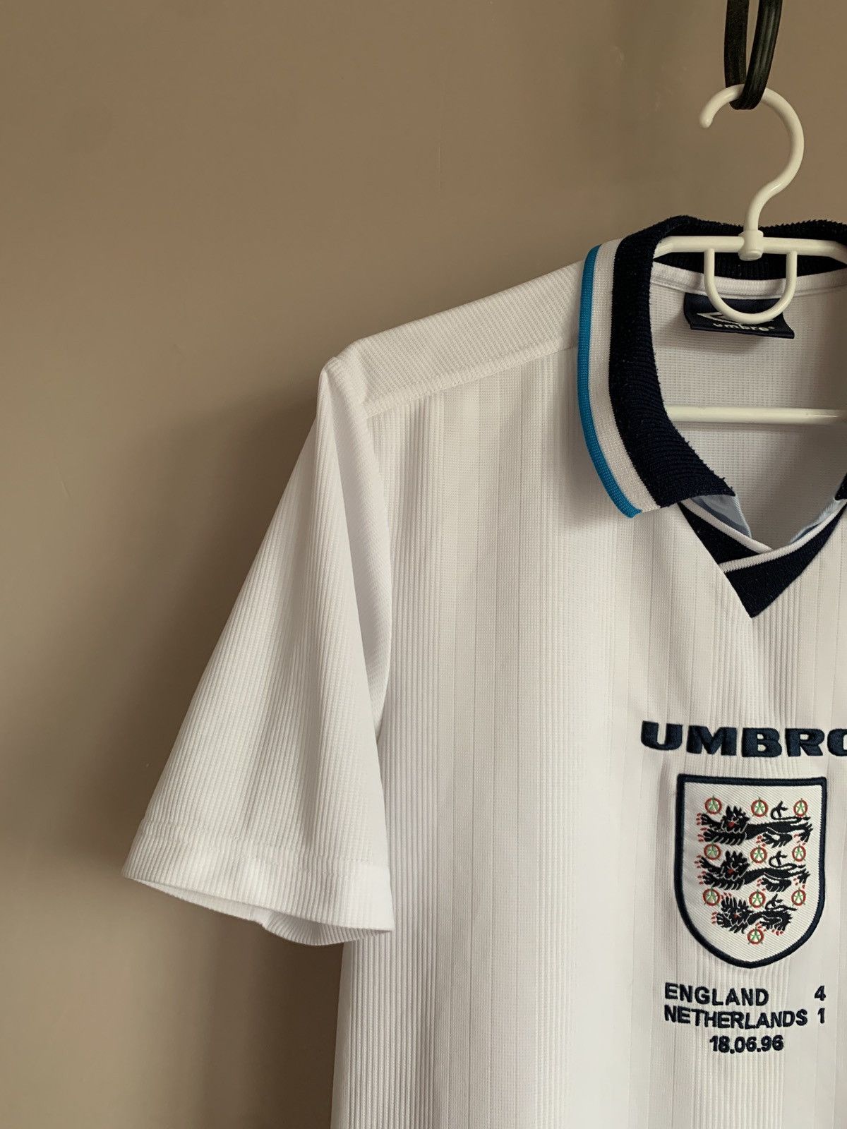 Umbro England 1995 Football Shirt Umbro Vintage Soccer Jersey Sz M Size US M / EU 48-50 / 2 - 3 Thumbnail