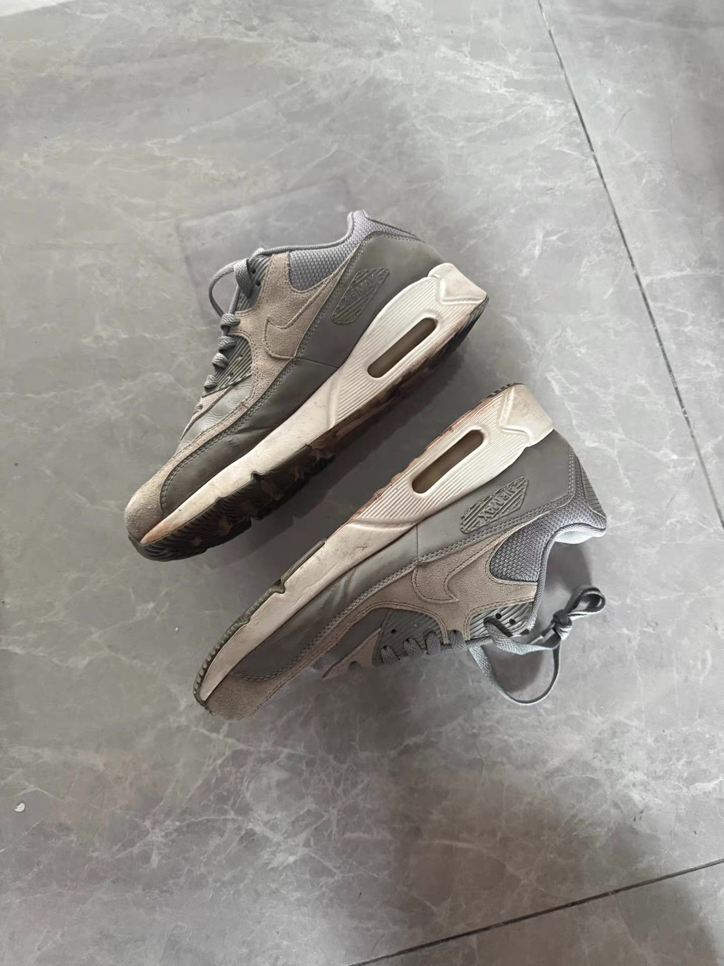 Nike Nike Air Max 90 grey low-top sneakers Ｑ20 Size US 9 / EU 42 - 3 Thumbnail