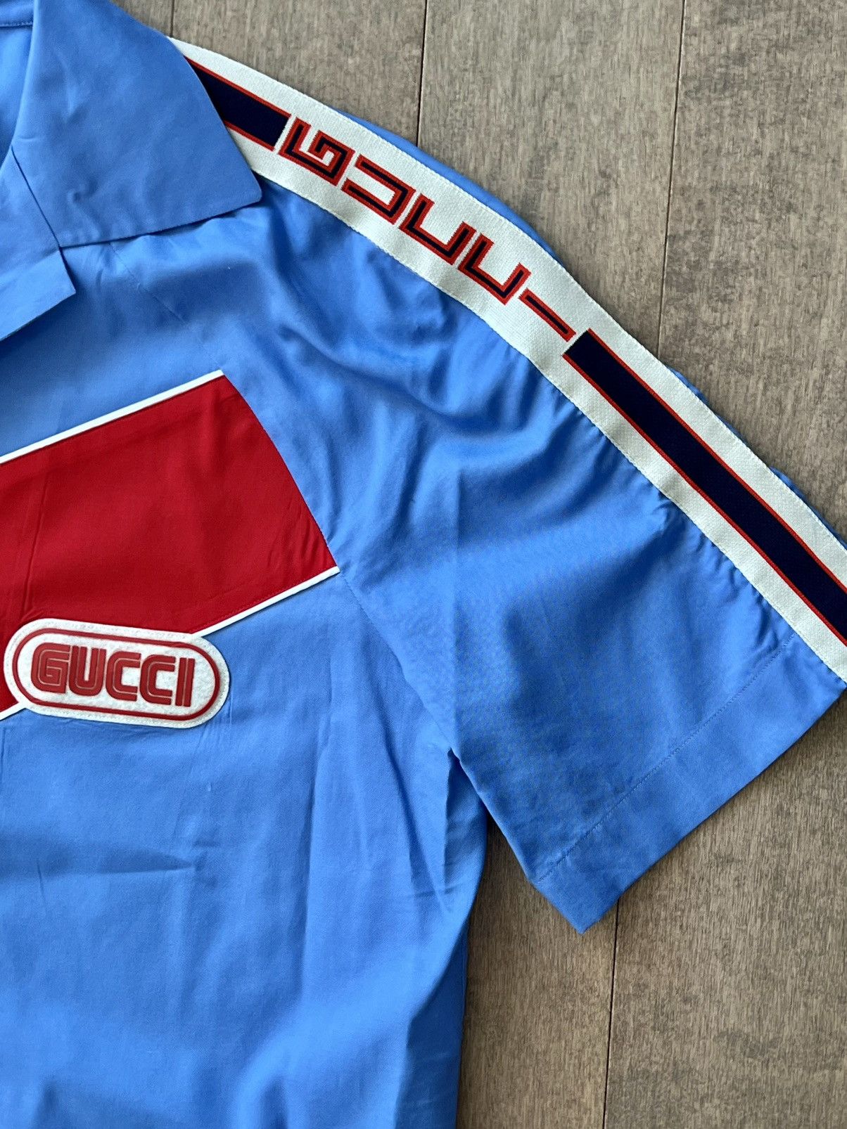 Gucci NeW FINAL OFFER Gucci Blue/Red Logo Camp Bowling Shirt 48 Size US M / EU 48-50 / 2 - 5 Thumbnail