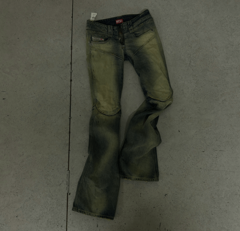Diesel Deisel Straight Leg Jeans in Blue Size US 26 / EU 42 - 1 Thumbnail