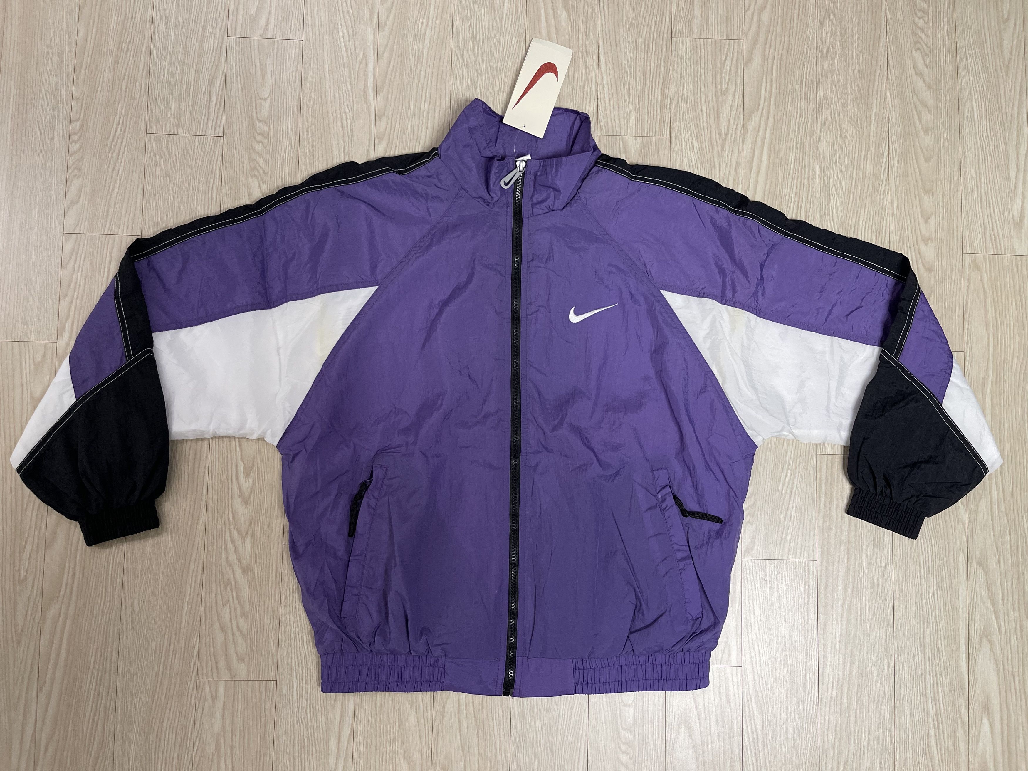Nike Nike Red Tag 90’s Vintage Nylon Jacket Size US M / EU 48-50 / 2 - 1 Thumbnail